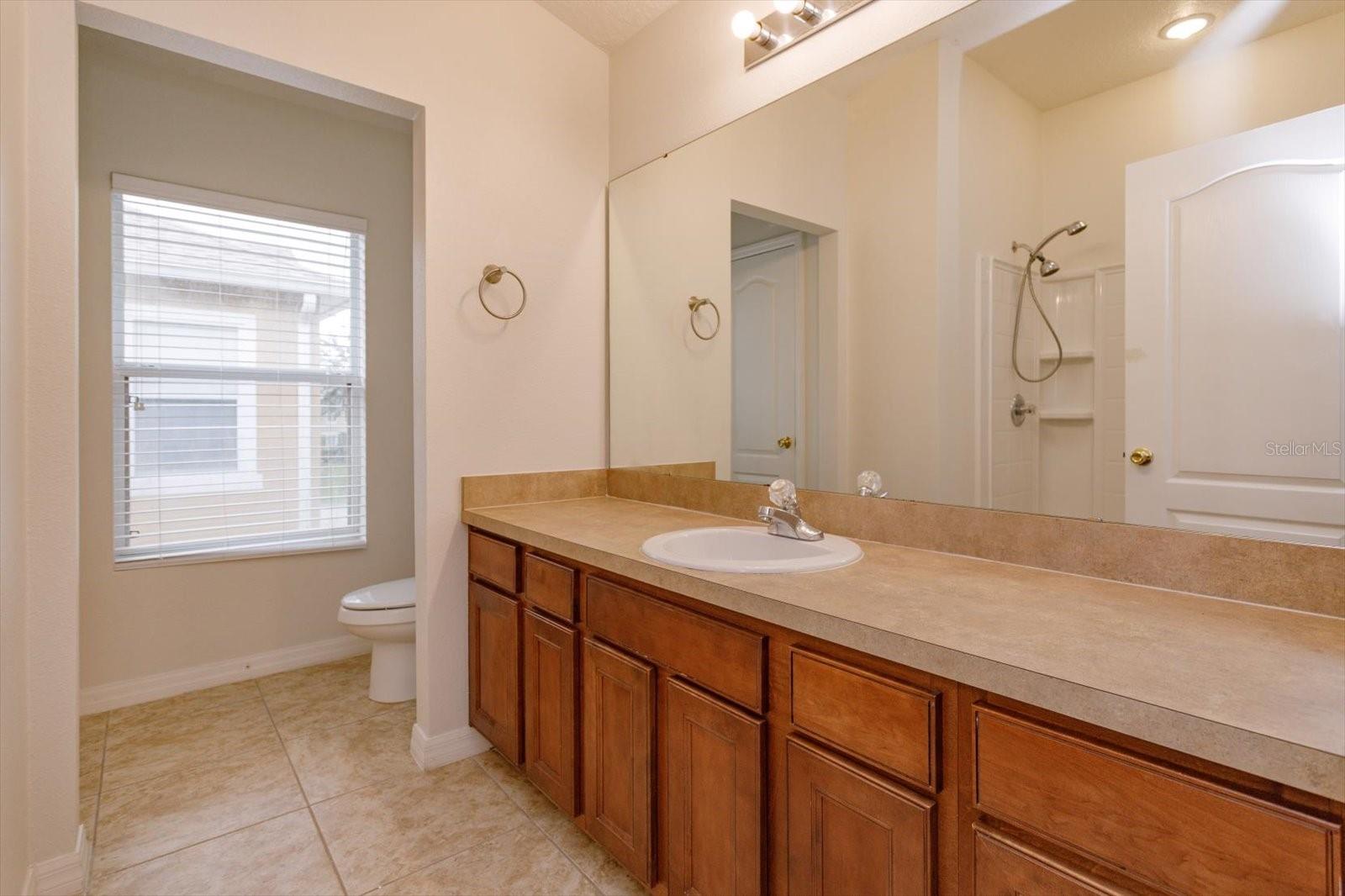 Image 18 of 29 For 1532 Broken Oak Drive B