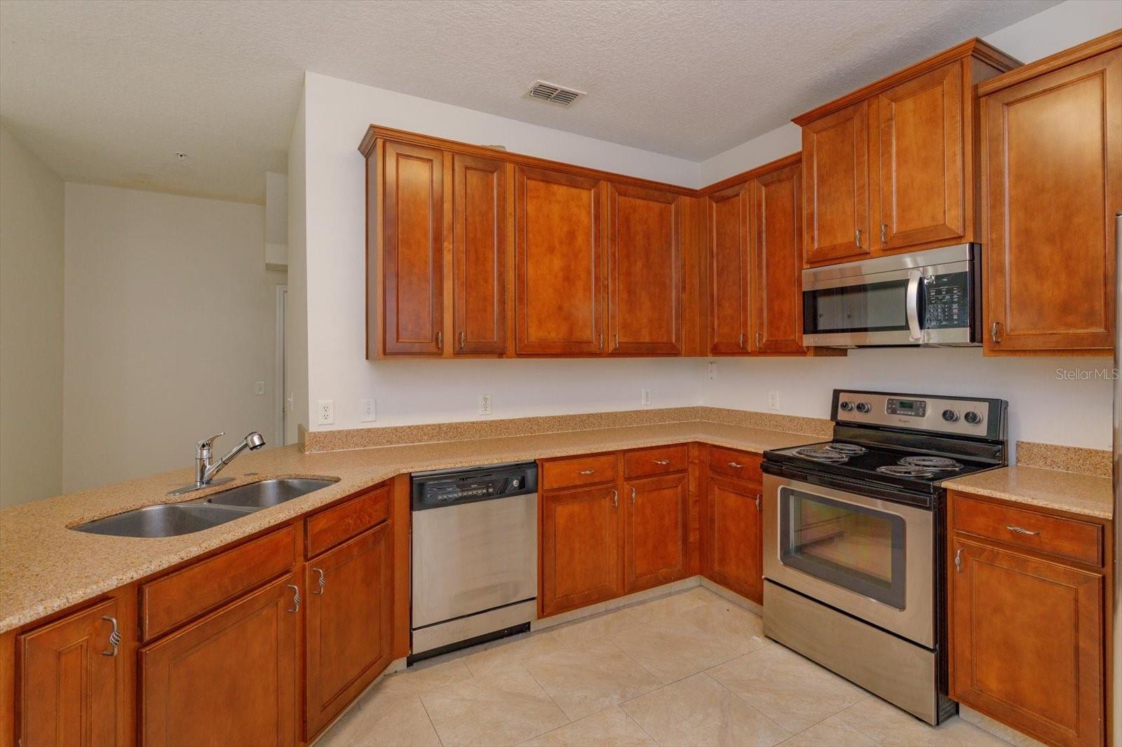 Image 7 of 29 For 1532 Broken Oak Drive B