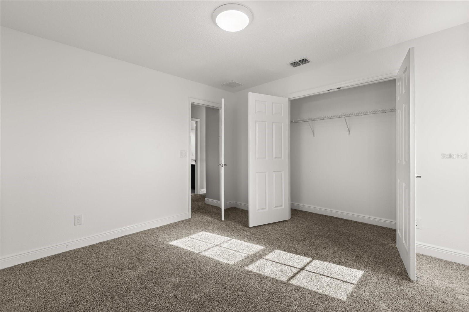 Image 18 of 62 For 14355 Black Lake Preserve Street