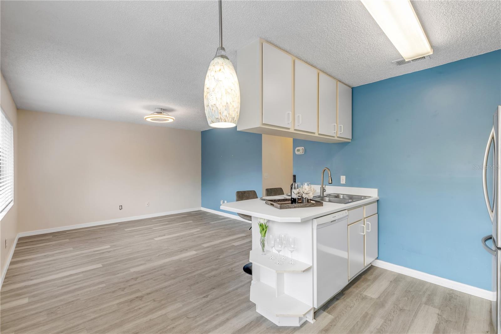 Image 13 of 40 For 1601 Big Tree Road 807