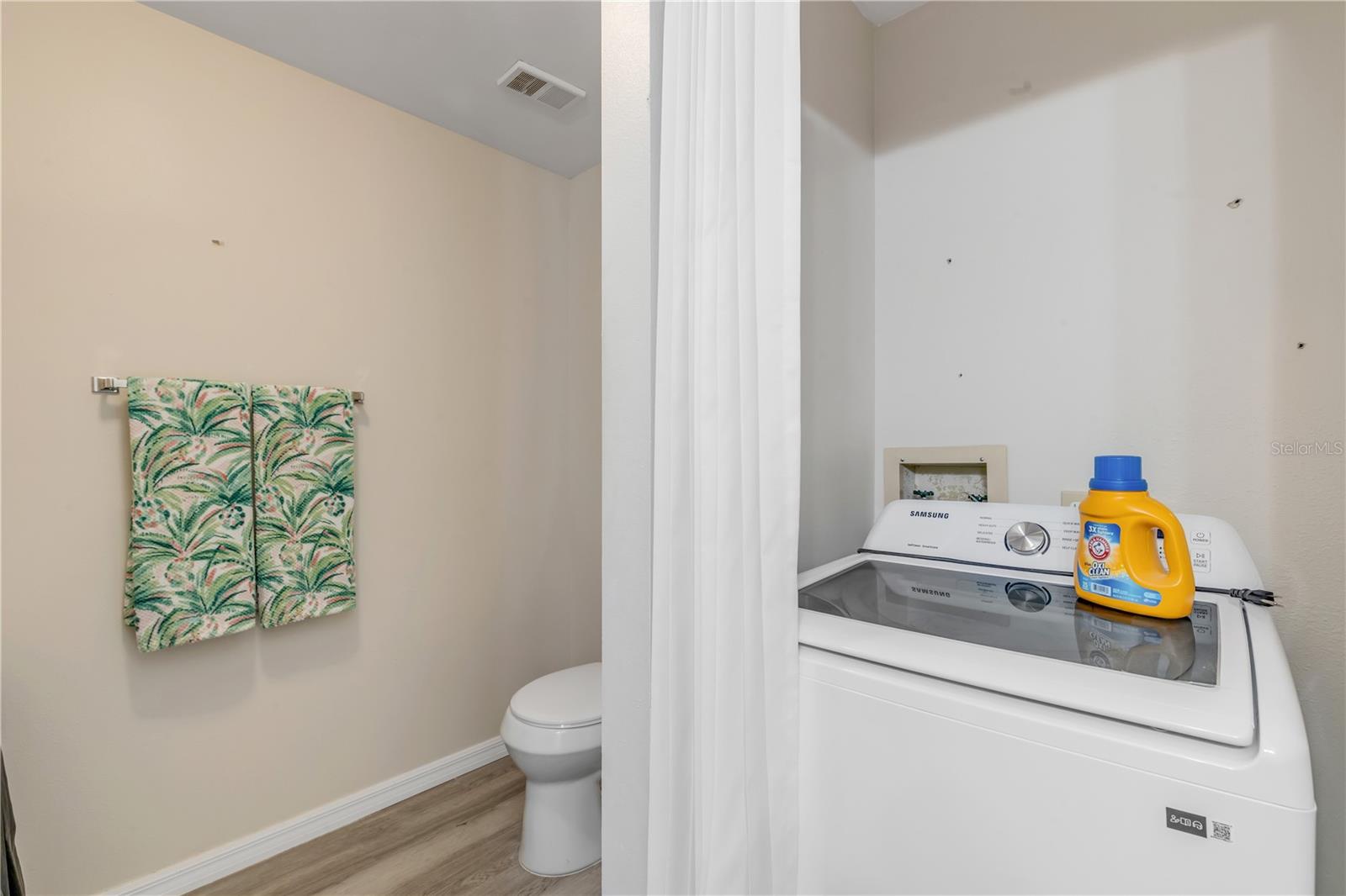 Image 20 of 40 For 1601 Big Tree Road 807