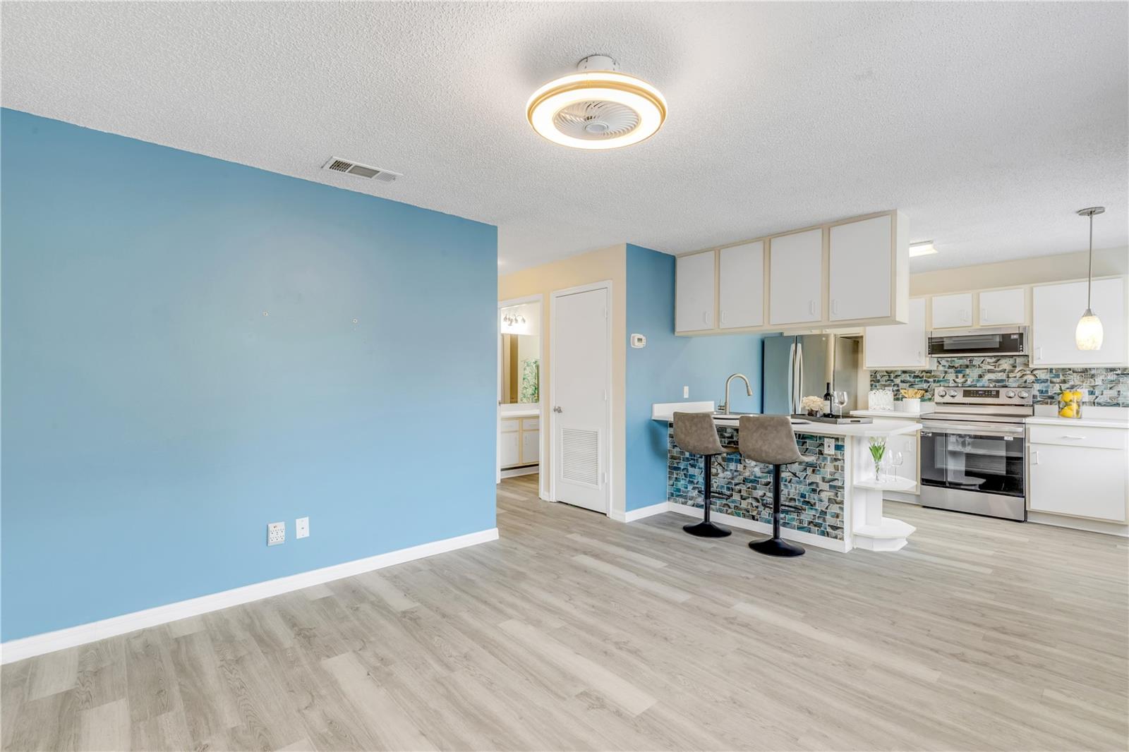 Image 6 of 40 For 1601 Big Tree Road 807