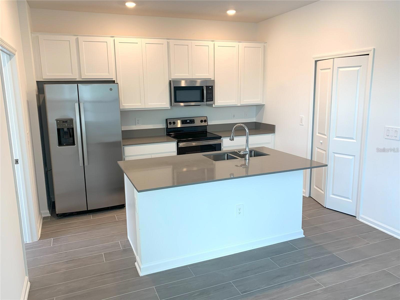 Image 11 of 36 For 15609 Water Spring Boulevard