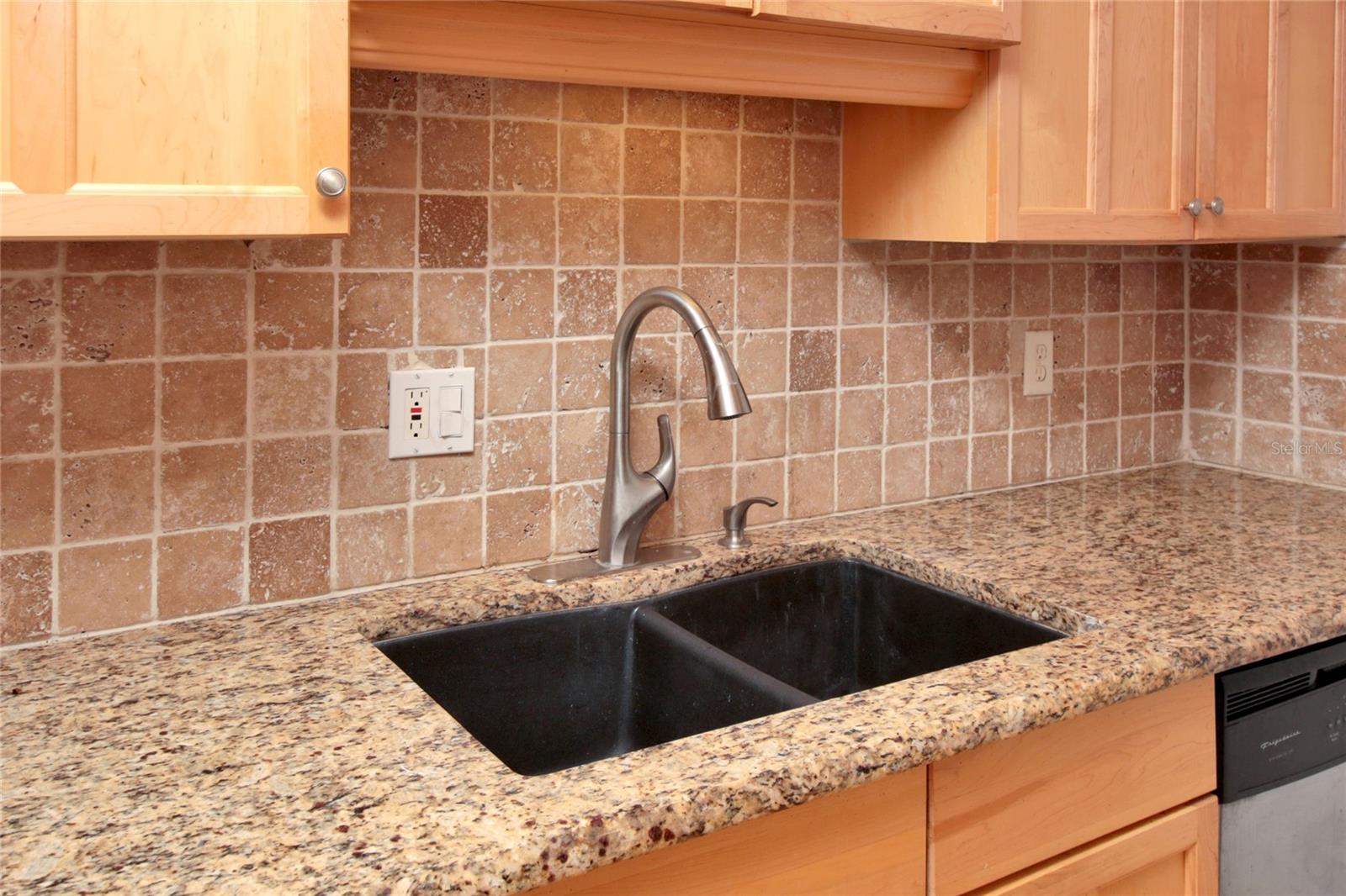 Image 10 of 25 For 2500 Lee Rd.  222