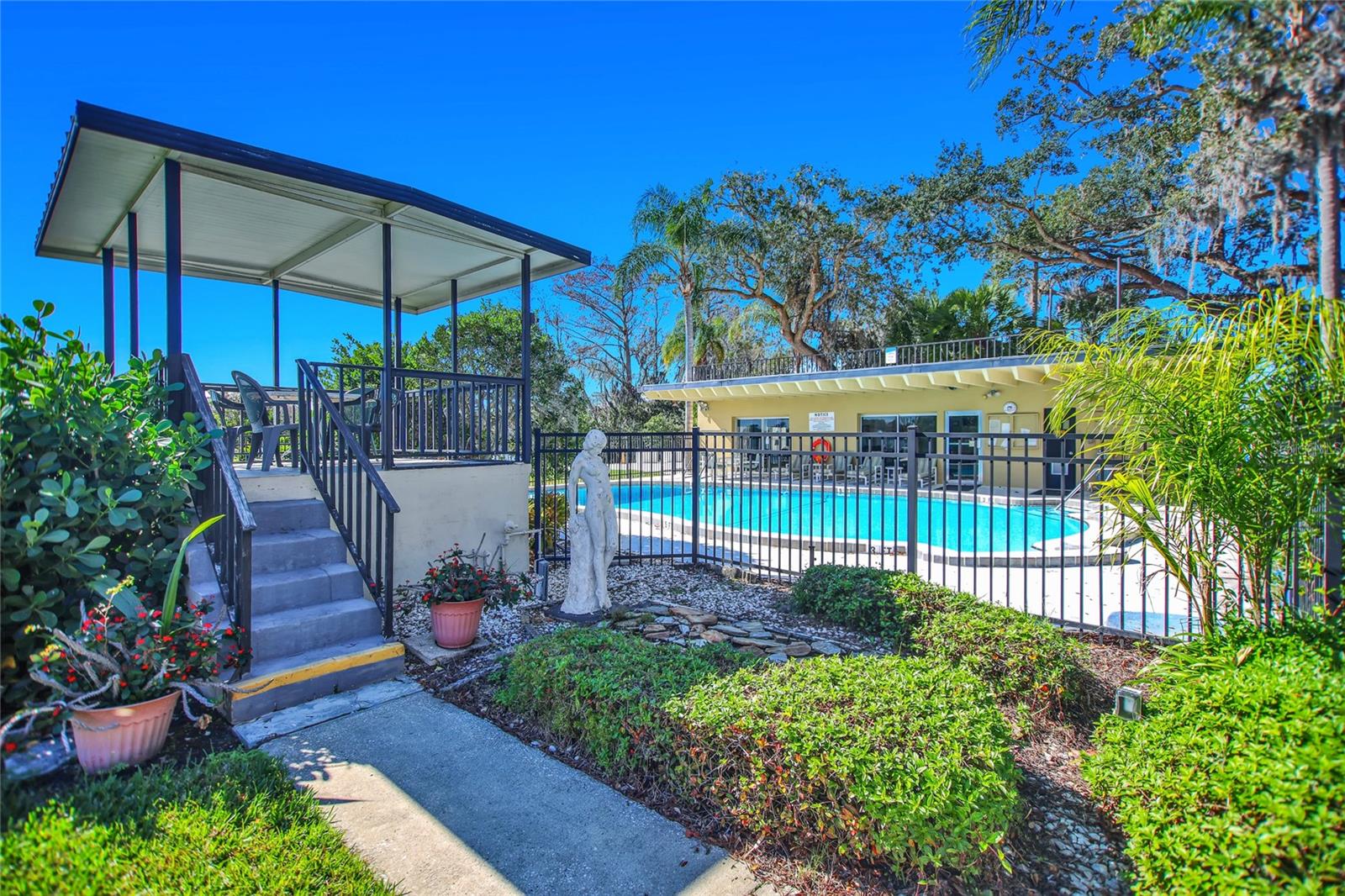 Image 23 of 25 For 2500 Lee Rd.  222