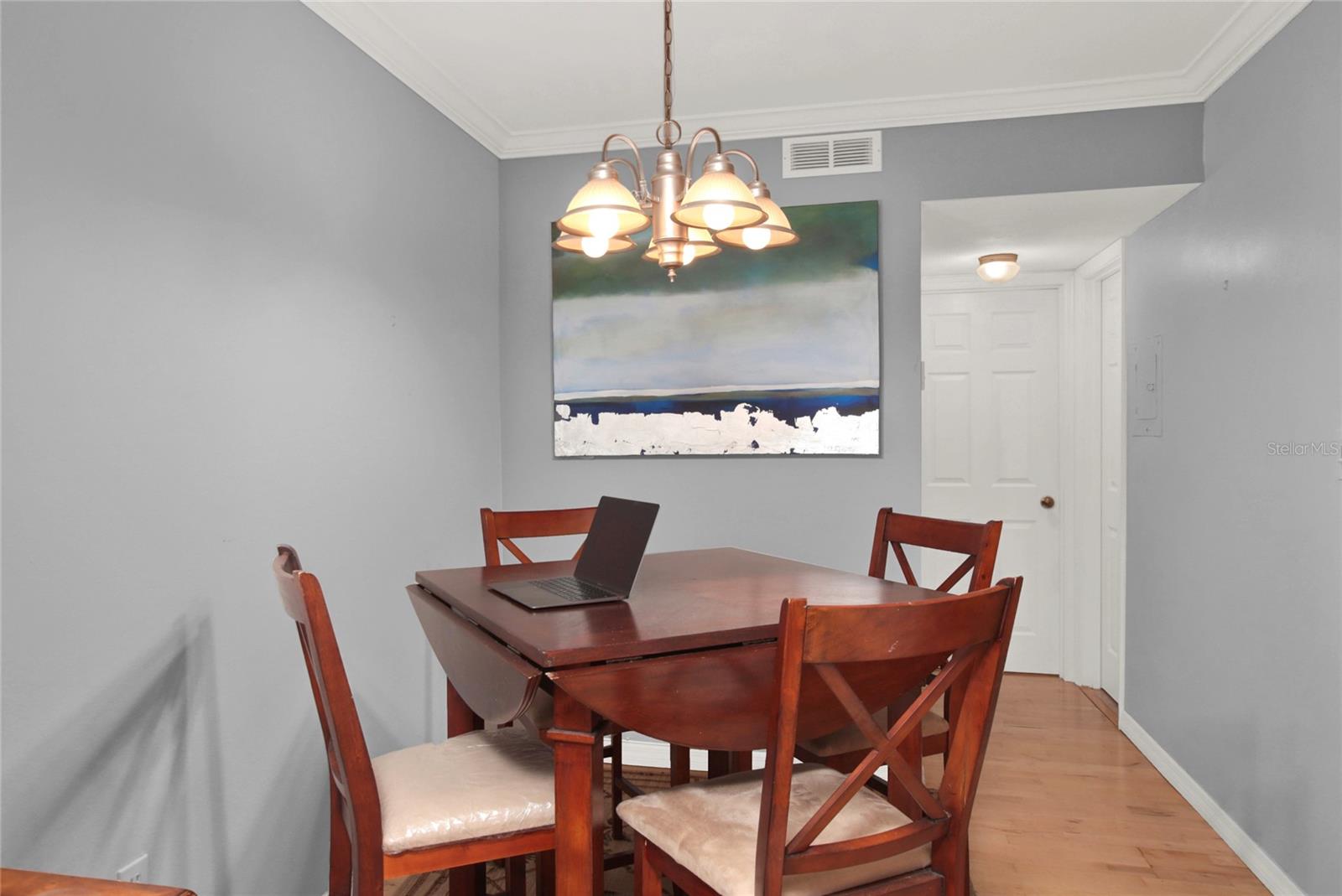 Image 5 of 25 For 2500 Lee Rd.  222