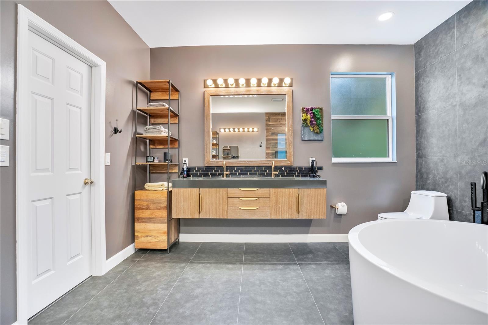 Image 31 of 83 For 8400 Vintage Drive