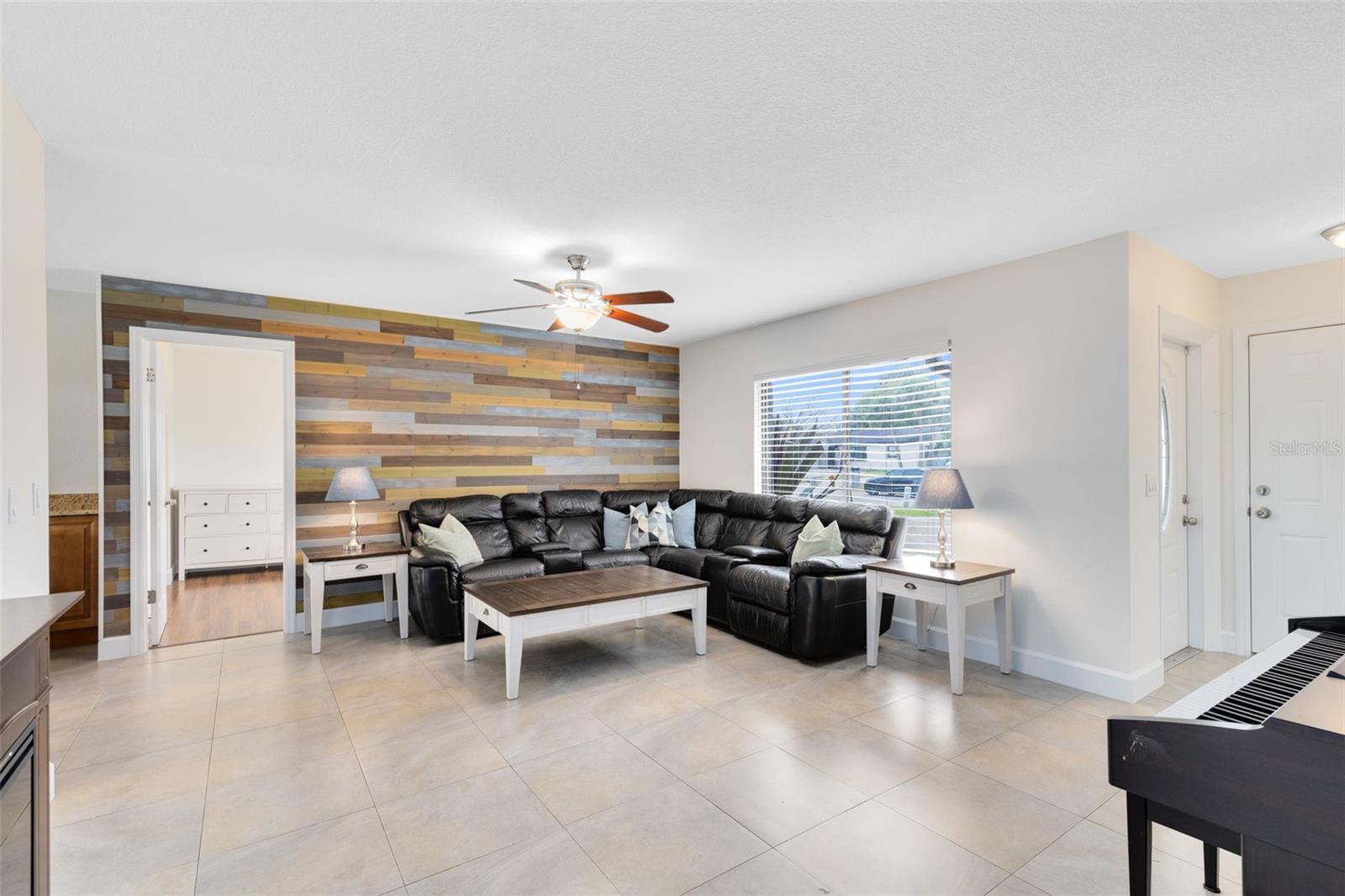 Image 3 of 25 For 572 Tulane Drive