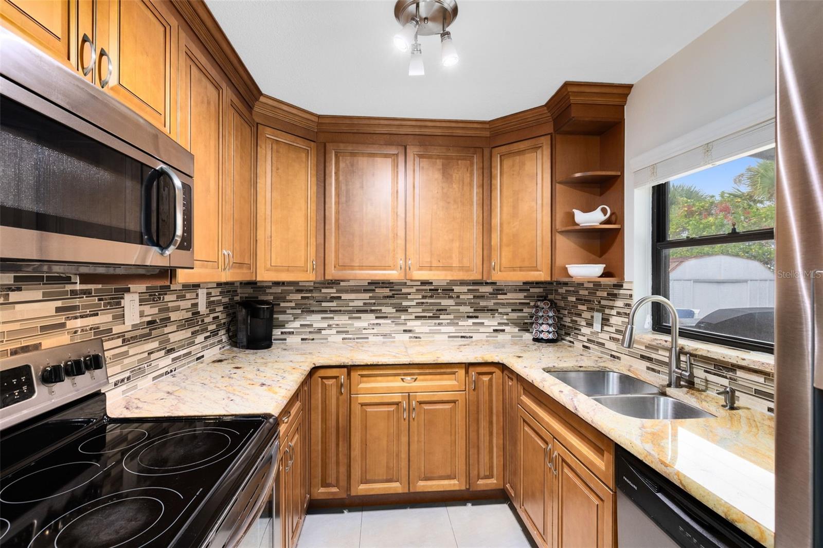 Image 5 of 25 For 572 Tulane Drive