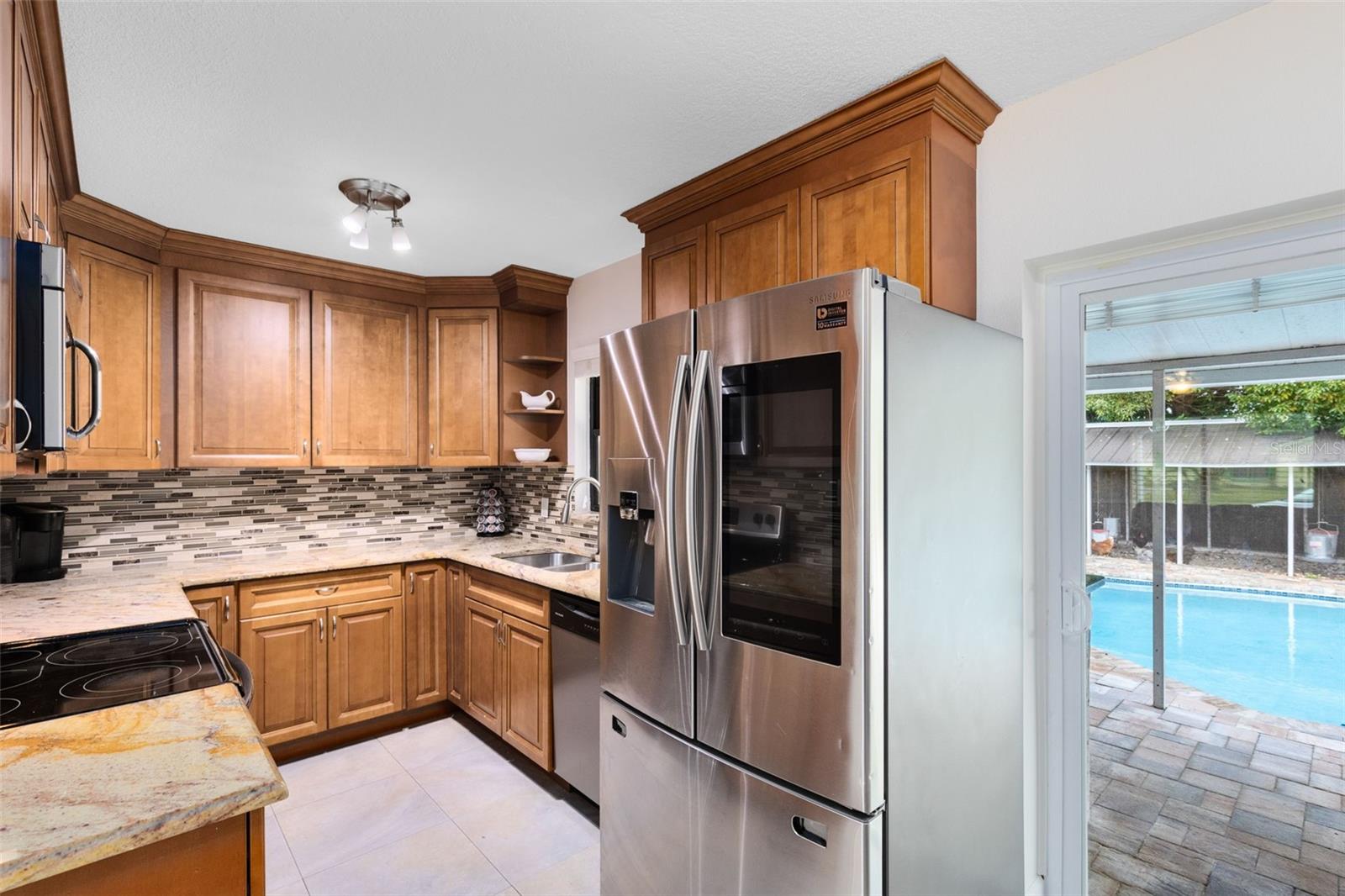 Image 6 of 25 For 572 Tulane Drive