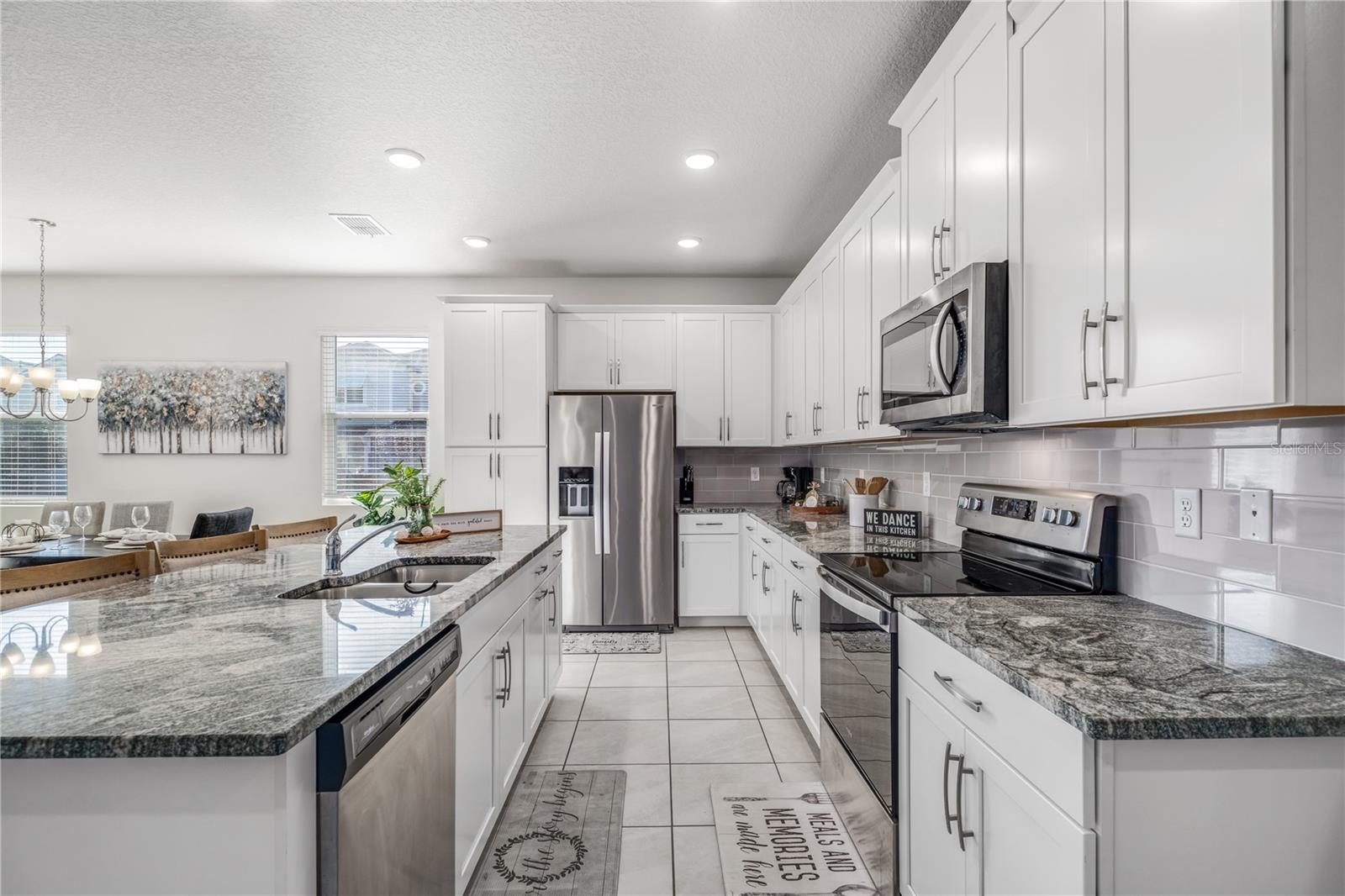 Image 12 of 51 For 1700 Tropical Palms Circle