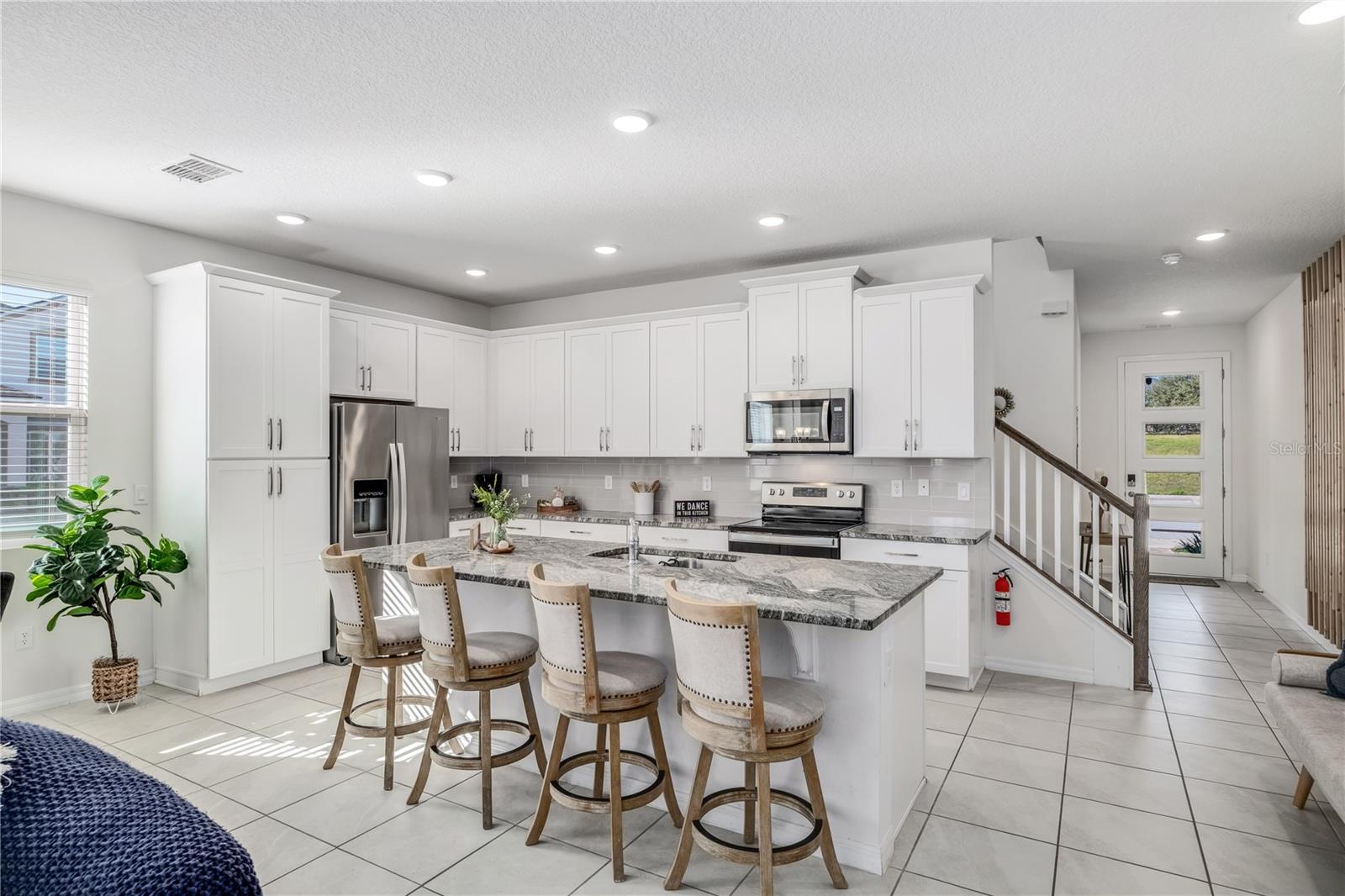 Image 13 of 51 For 1700 Tropical Palms Circle