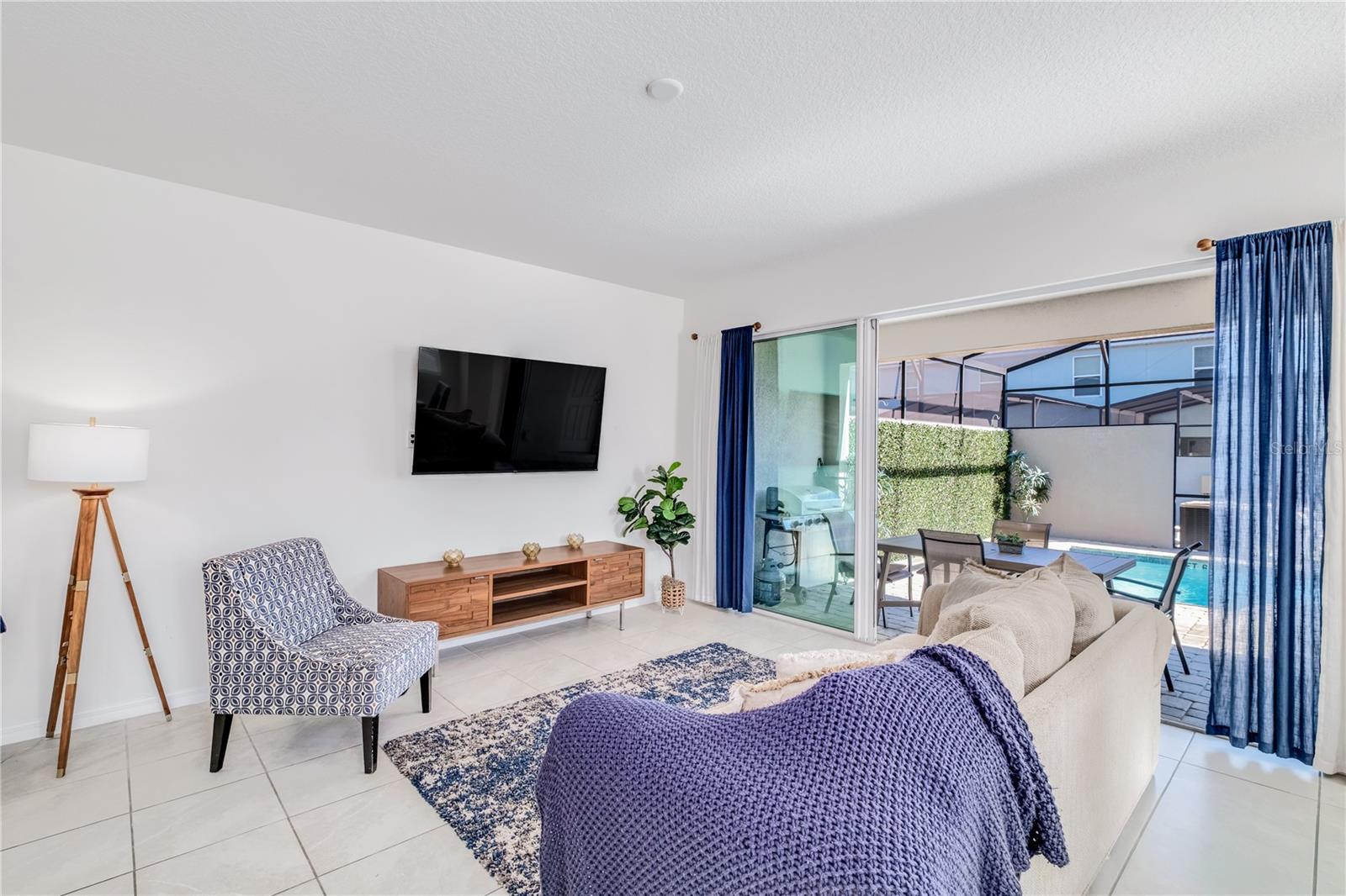 Image 16 of 51 For 1700 Tropical Palms Circle