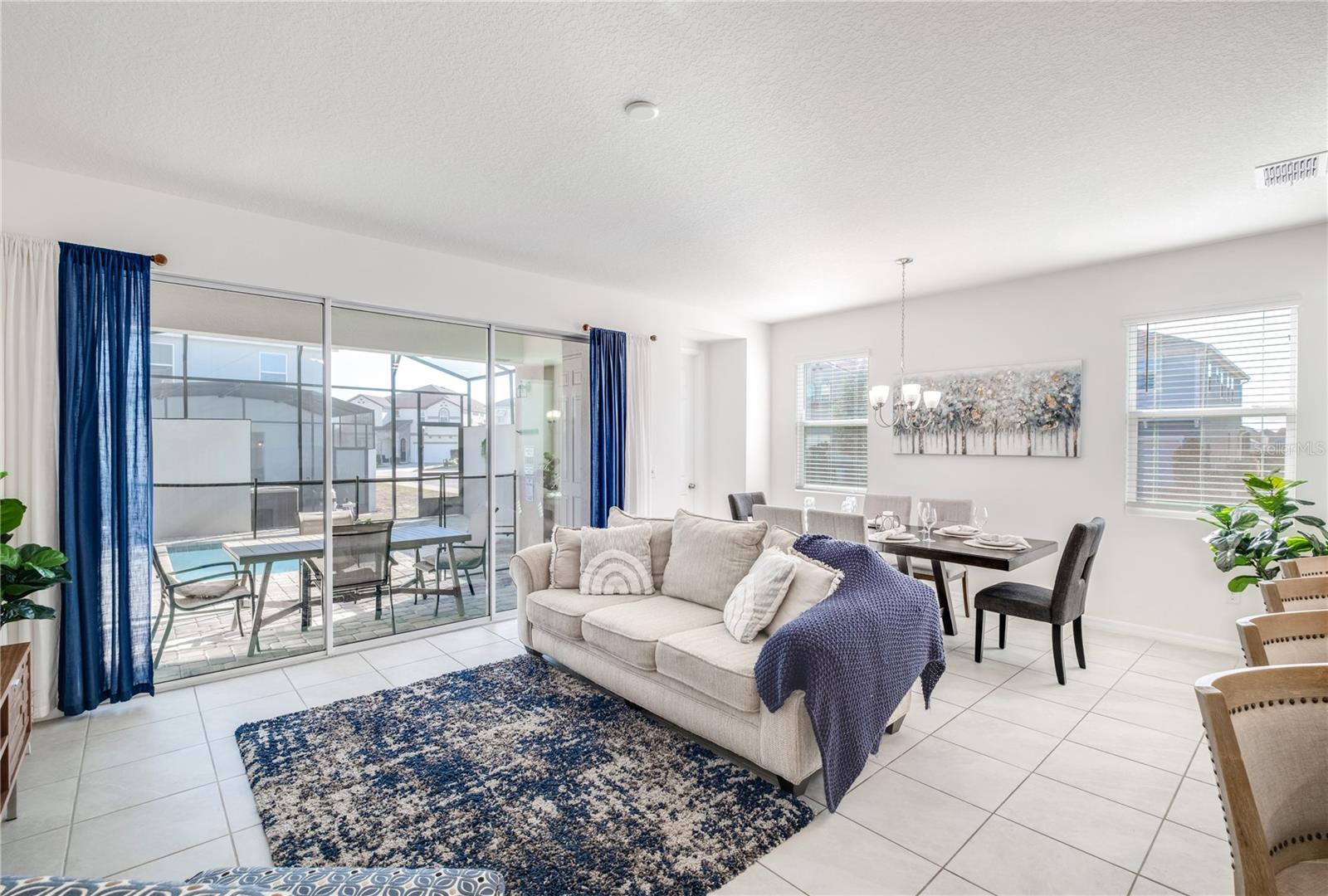 Image 18 of 51 For 1700 Tropical Palms Circle