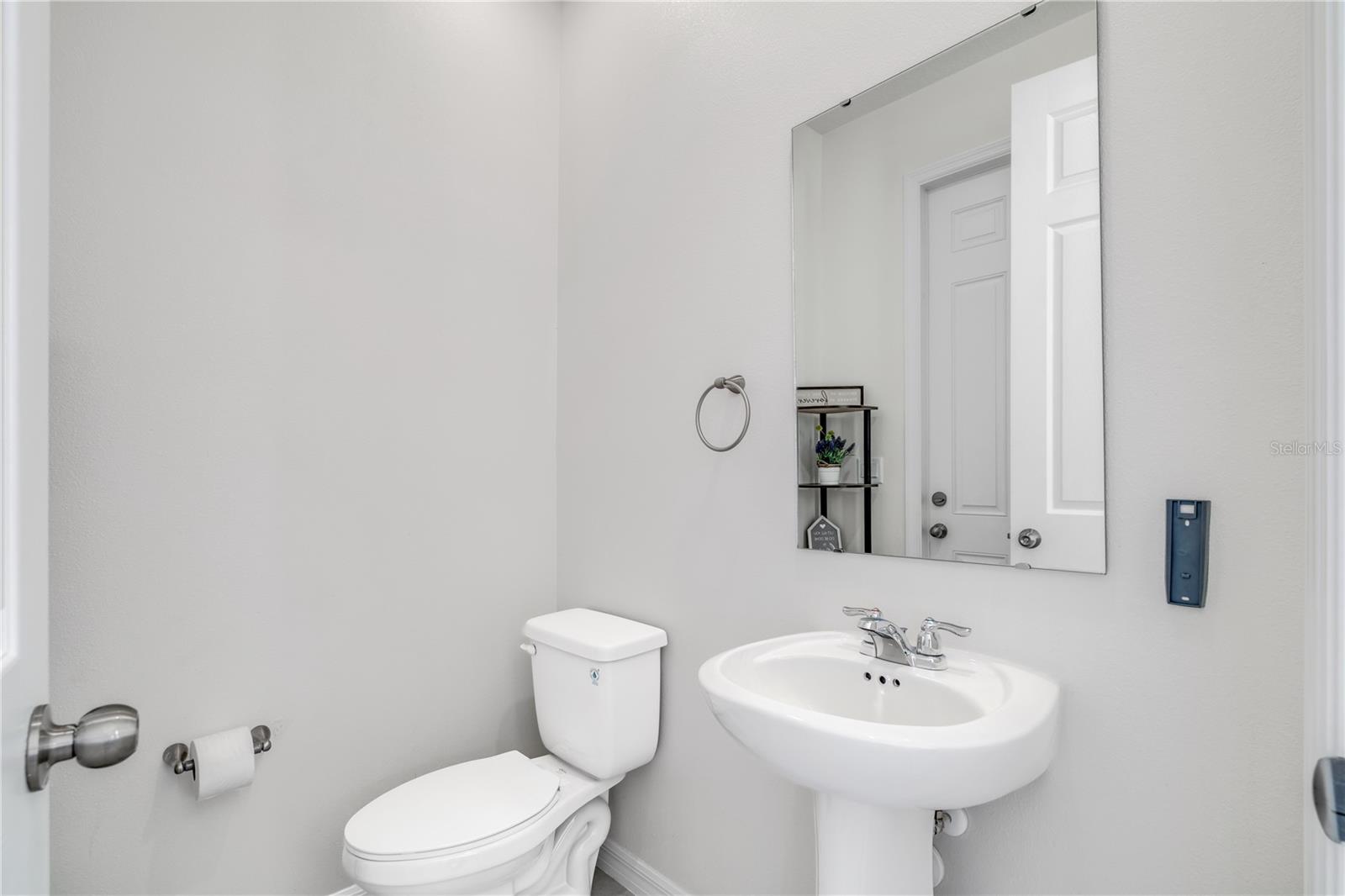 Image 23 of 51 For 1700 Tropical Palms Circle