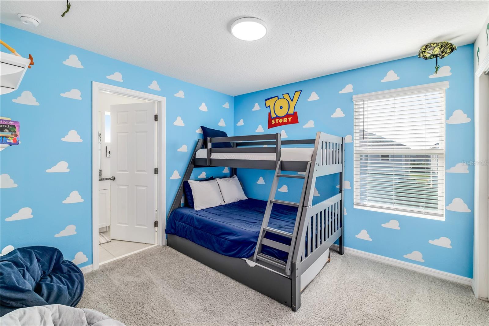 Image 27 of 51 For 1700 Tropical Palms Circle