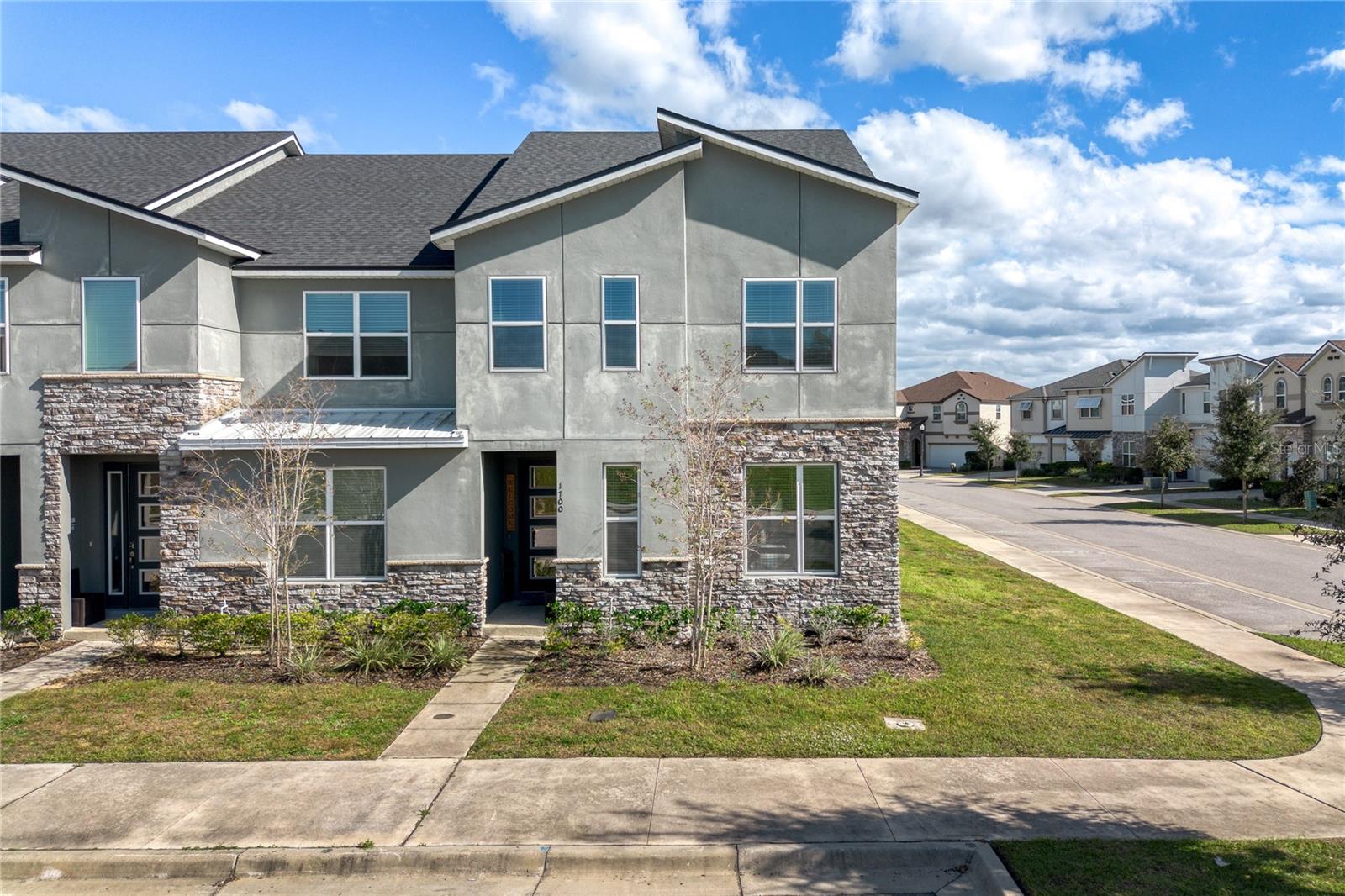 Image 3 of 51 For 1700 Tropical Palms Circle