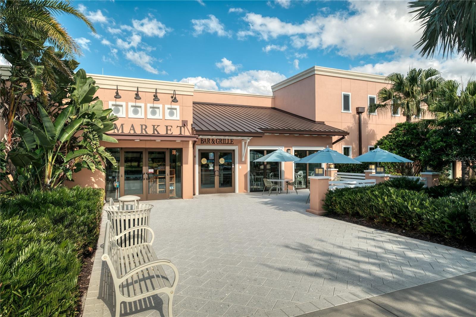 Image 41 of 51 For 1700 Tropical Palms Circle