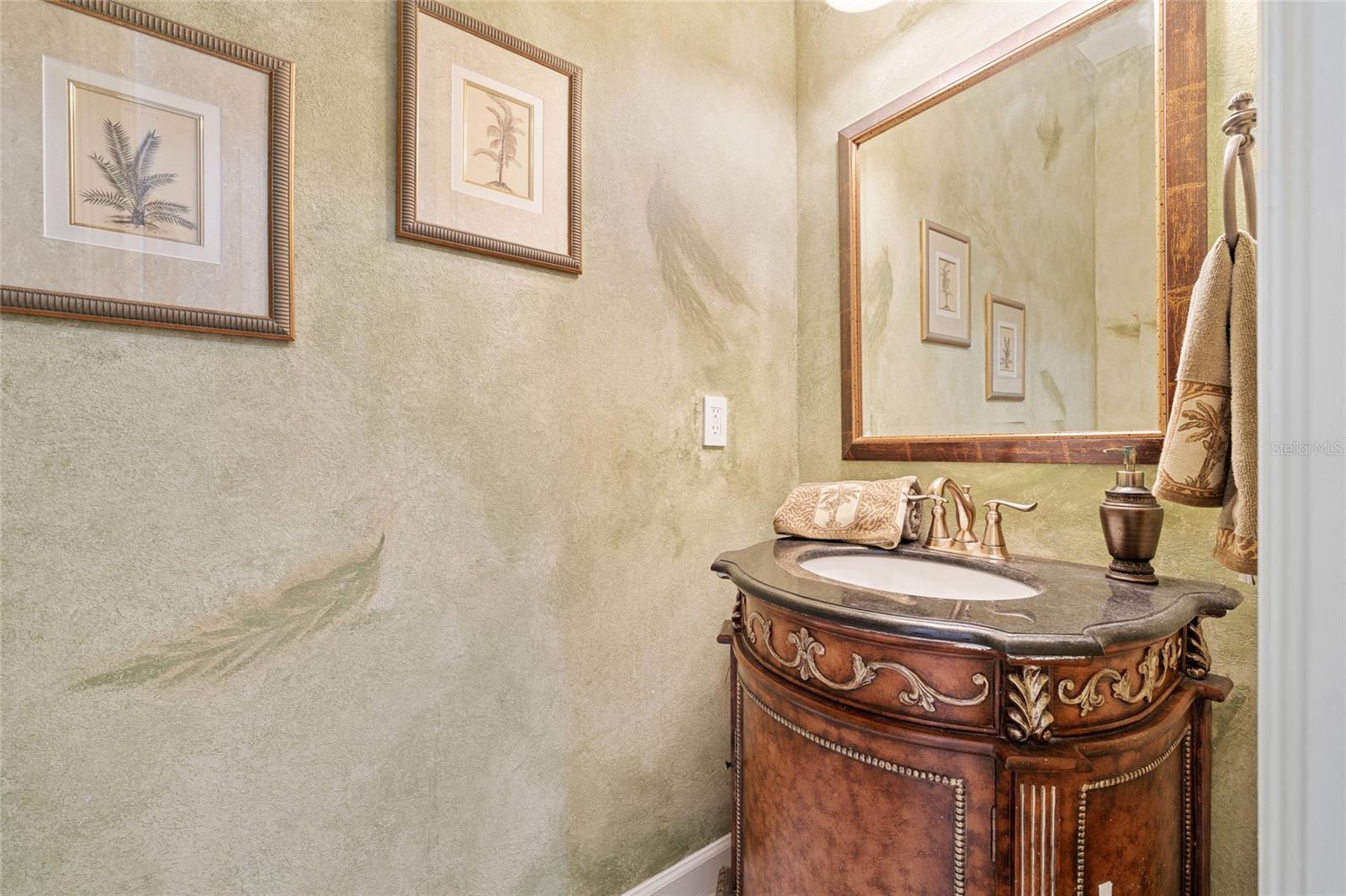 Image 14 of 70 For 9212 Island Lake Court