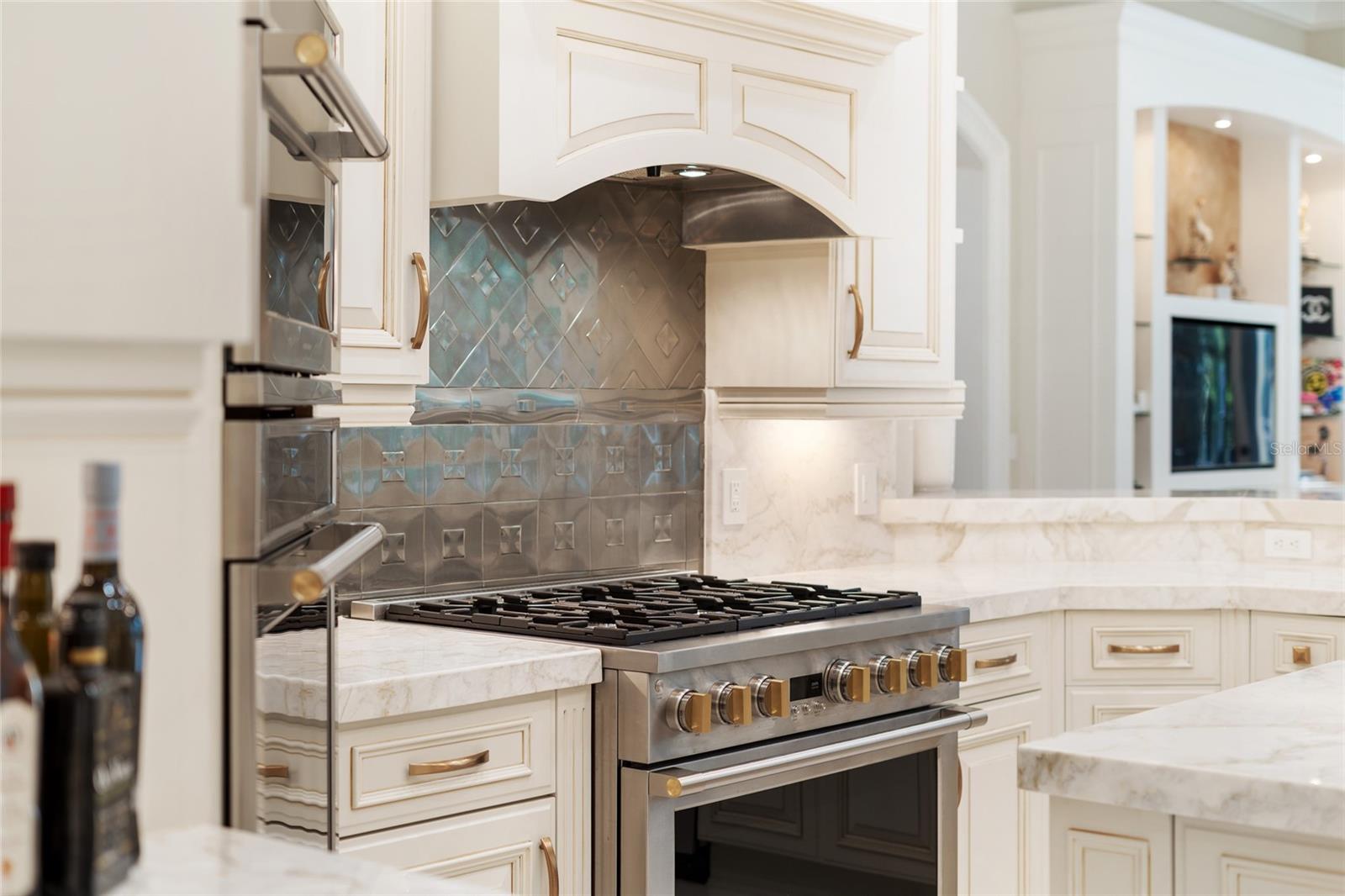 Image 25 of 70 For 9212 Island Lake Court