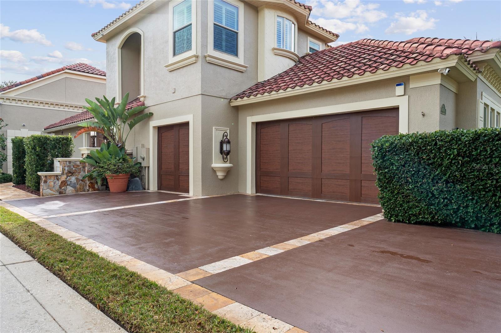 Image 5 of 70 For 9212 Island Lake Court