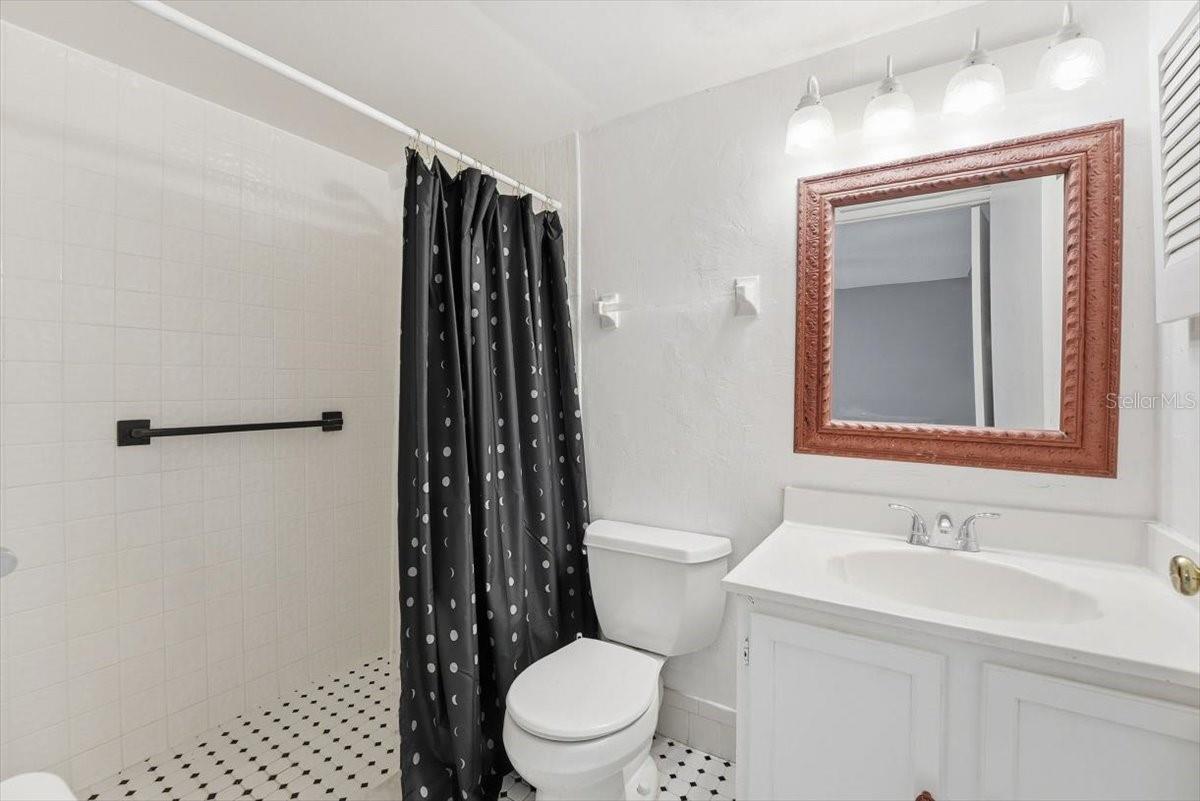 Image 13 of 15 For 3011 George Mason Avenue 3