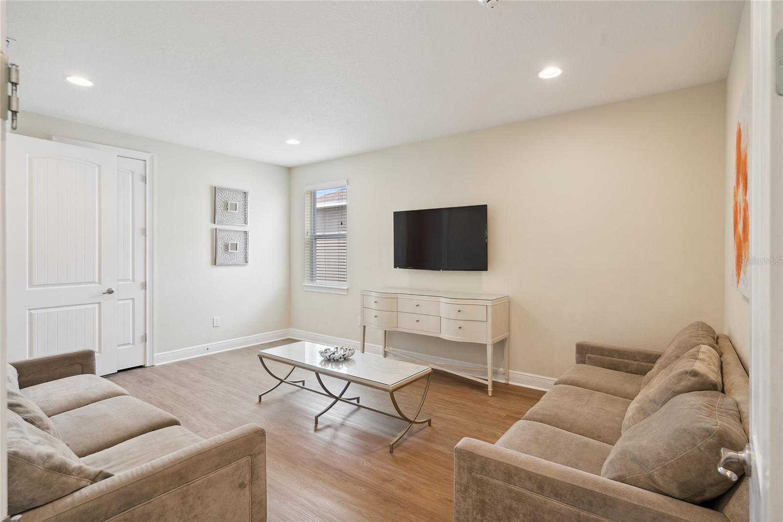 Image 25 of 81 For 751 Lasso Drive