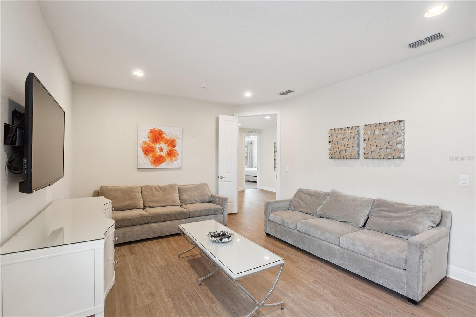 Image 26 of 81 For 751 Lasso Drive