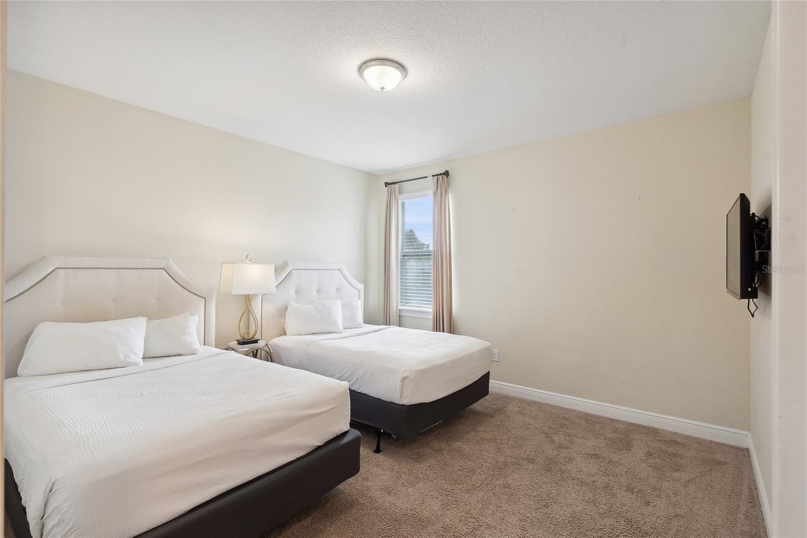 Image 33 of 81 For 751 Lasso Drive