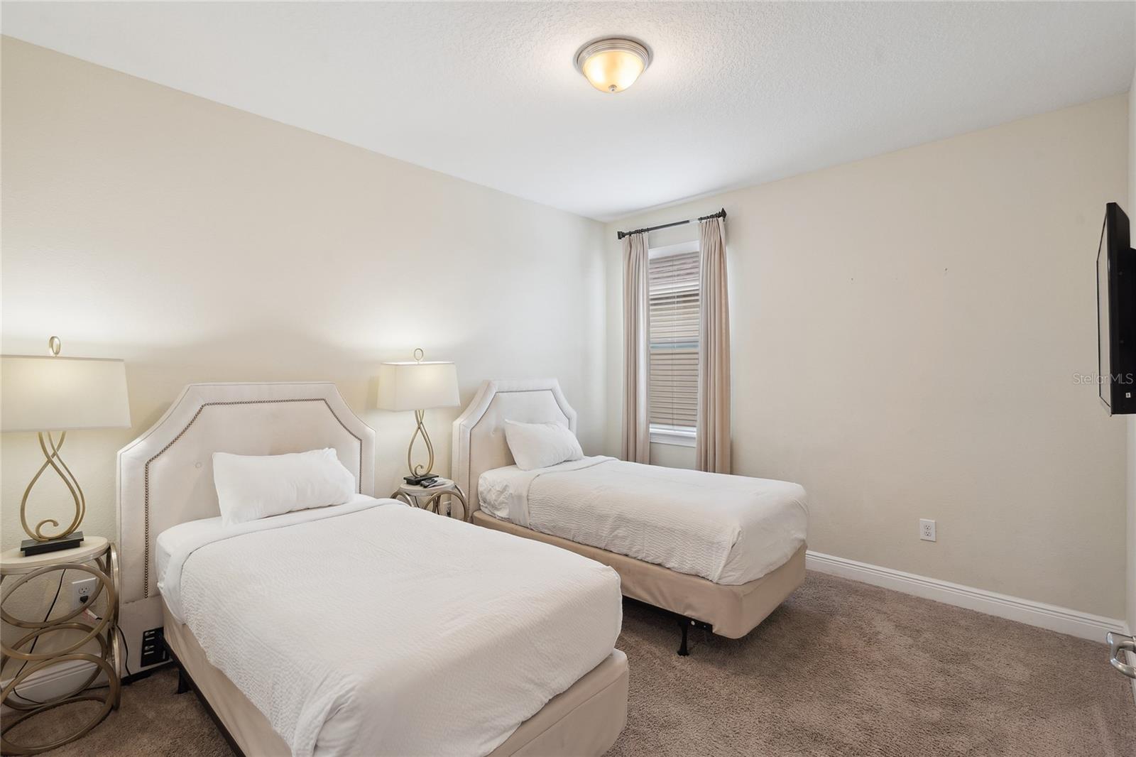 Image 37 of 81 For 751 Lasso Drive