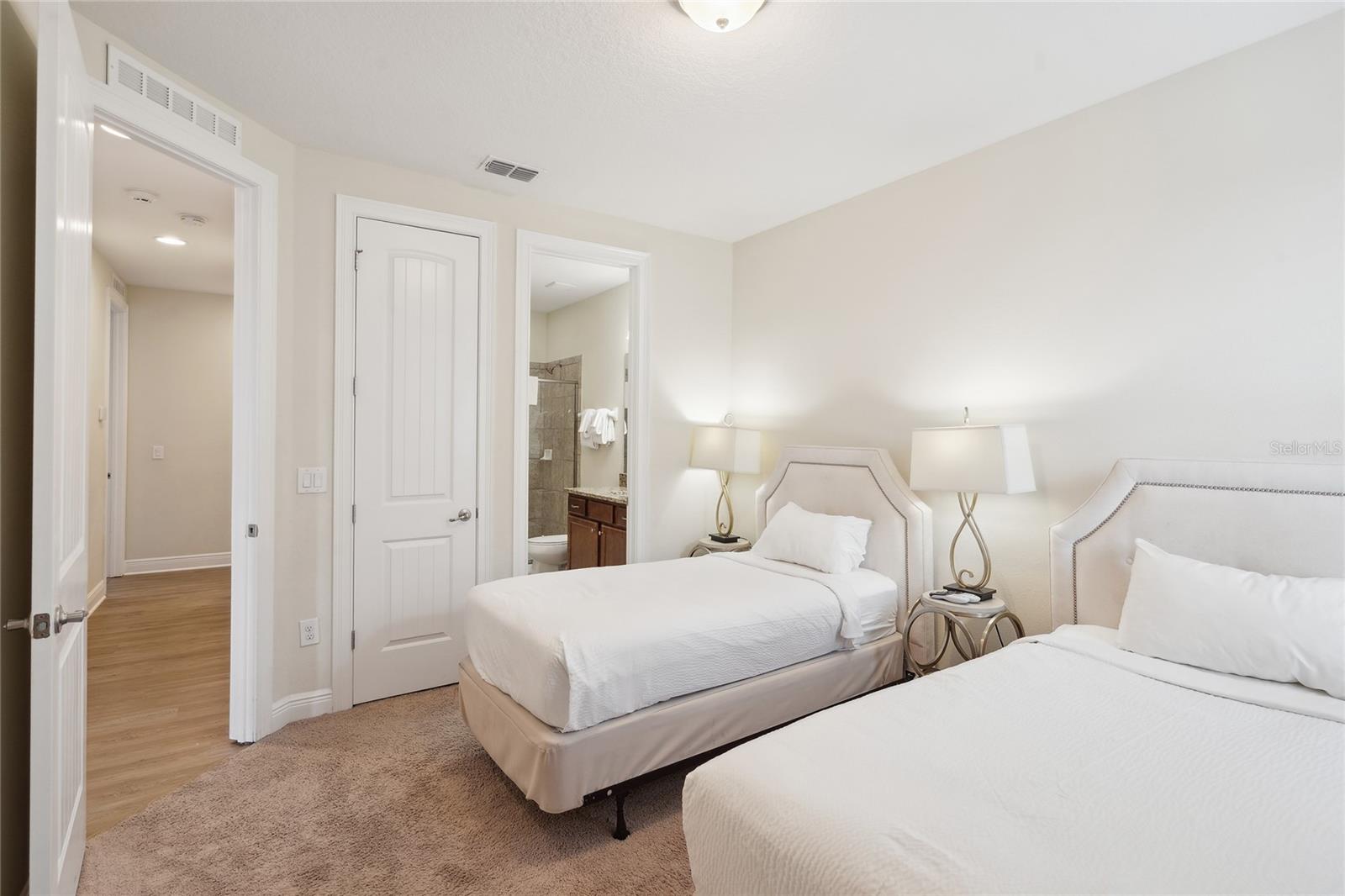 Image 38 of 81 For 751 Lasso Drive