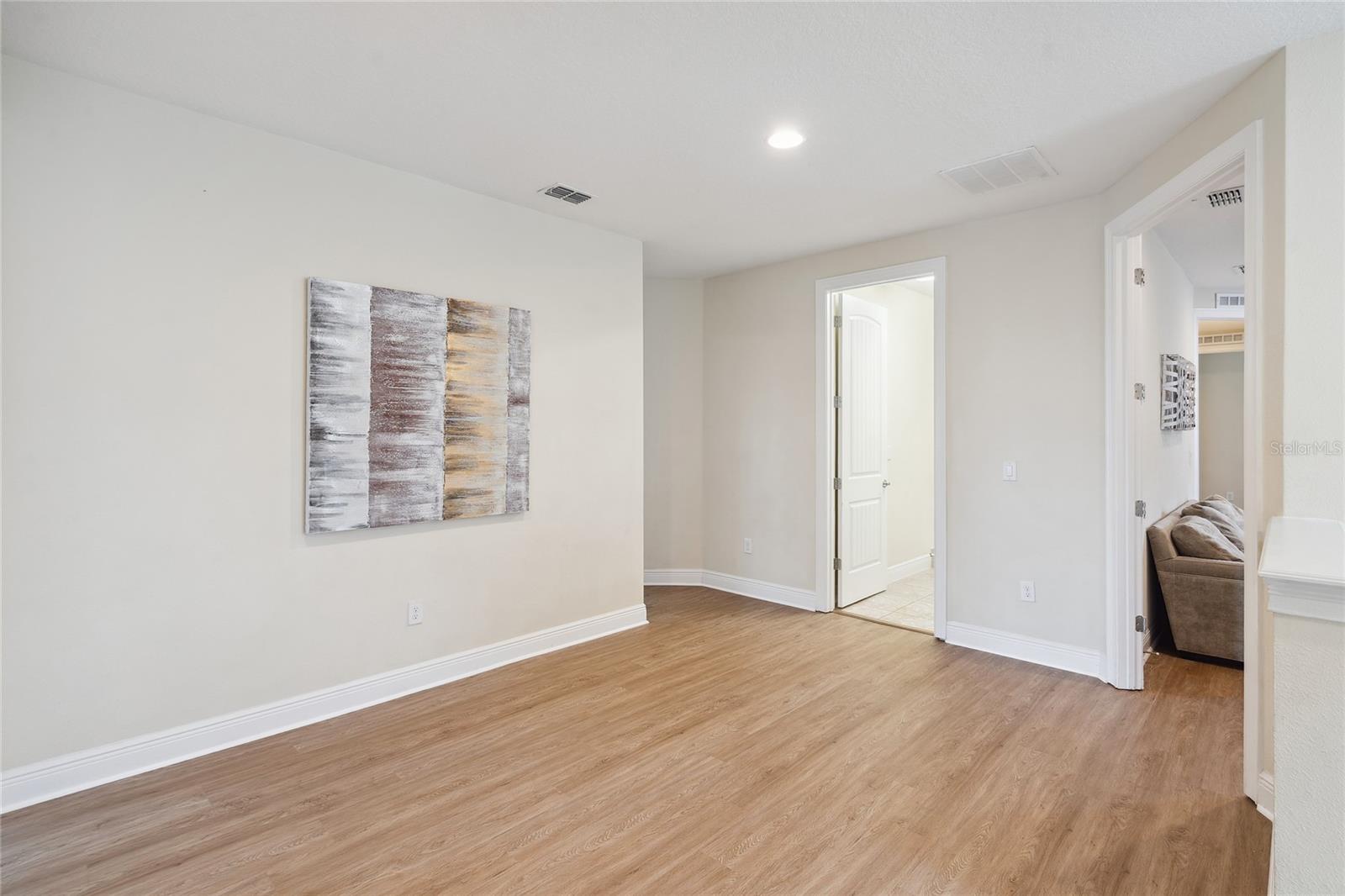 Image 8 of 81 For 751 Lasso Drive