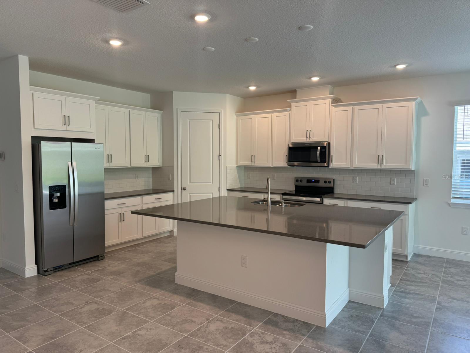 Image 11 of 33 For 2041 Axel Street