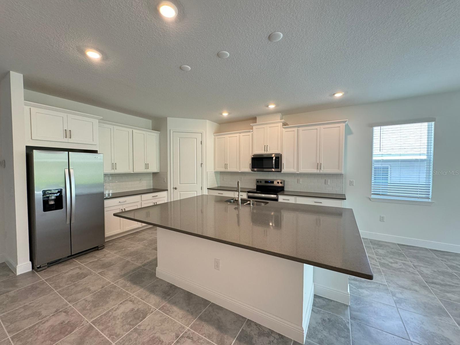 Image 12 of 33 For 2041 Axel Street