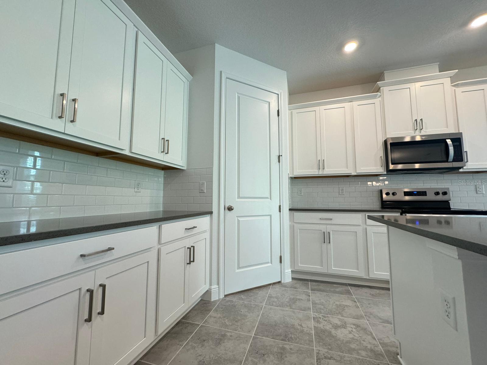 Image 14 of 33 For 2041 Axel Street