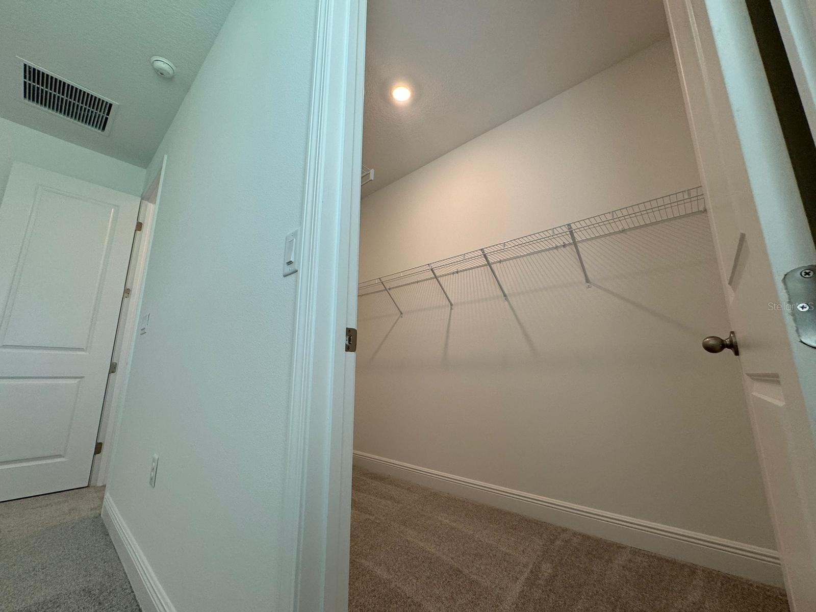 Image 18 of 33 For 2041 Axel Street