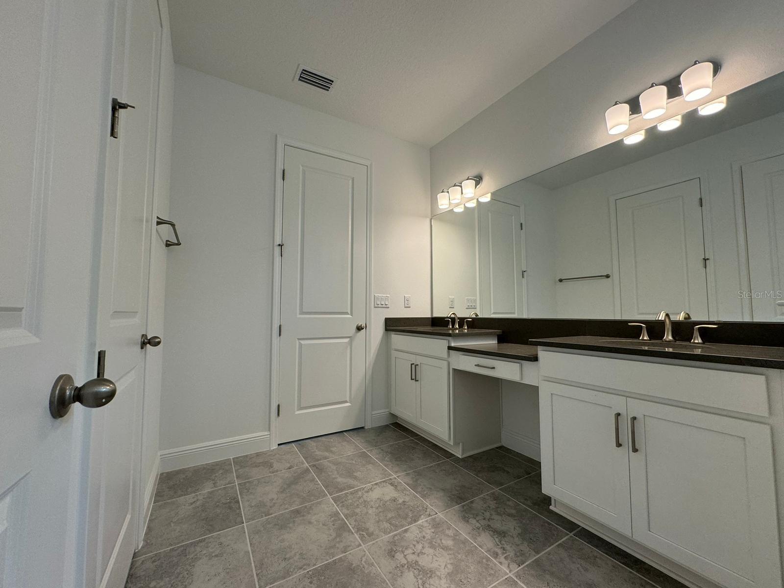 Image 20 of 33 For 2041 Axel Street