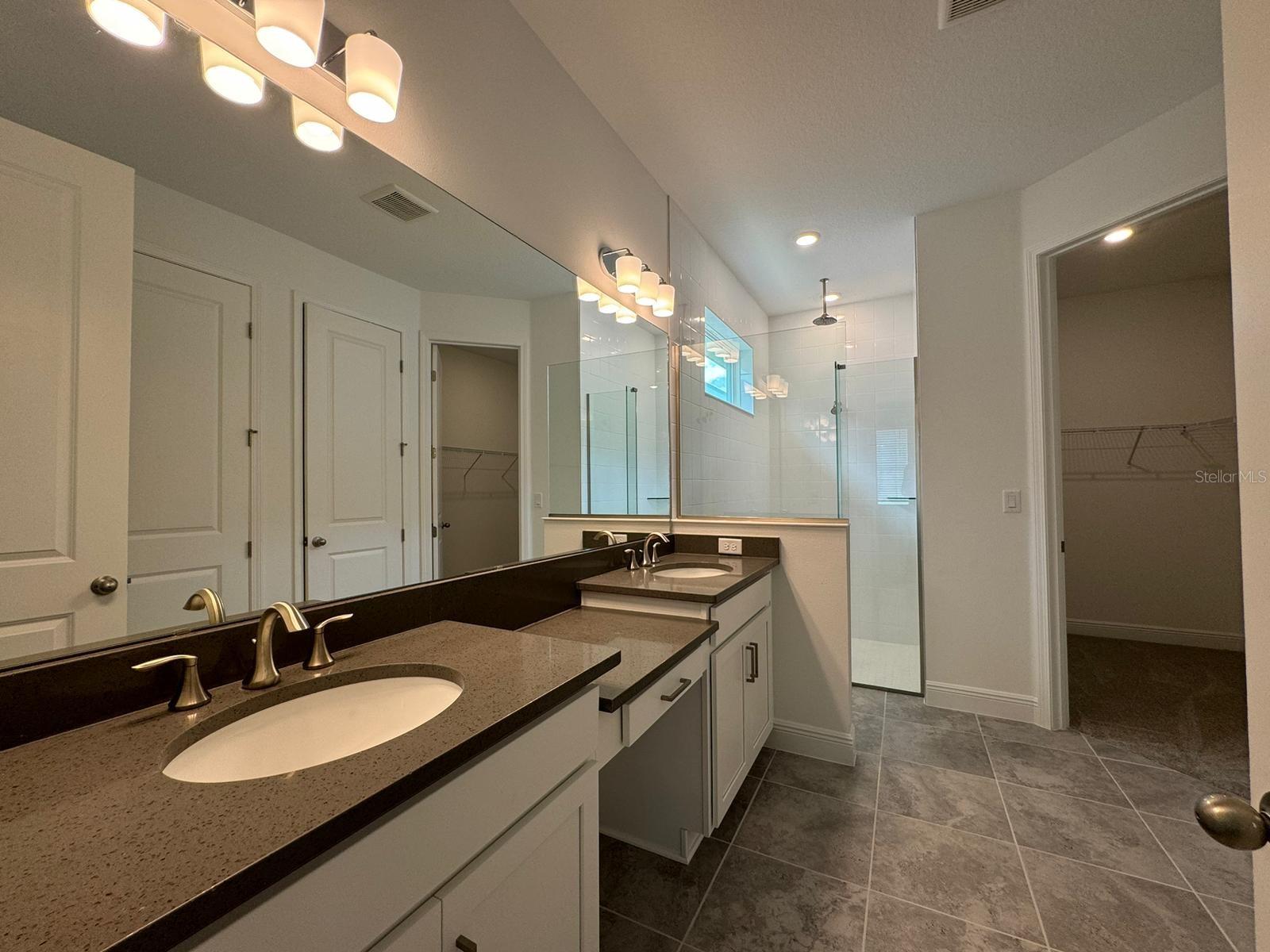 Image 21 of 33 For 2041 Axel Street