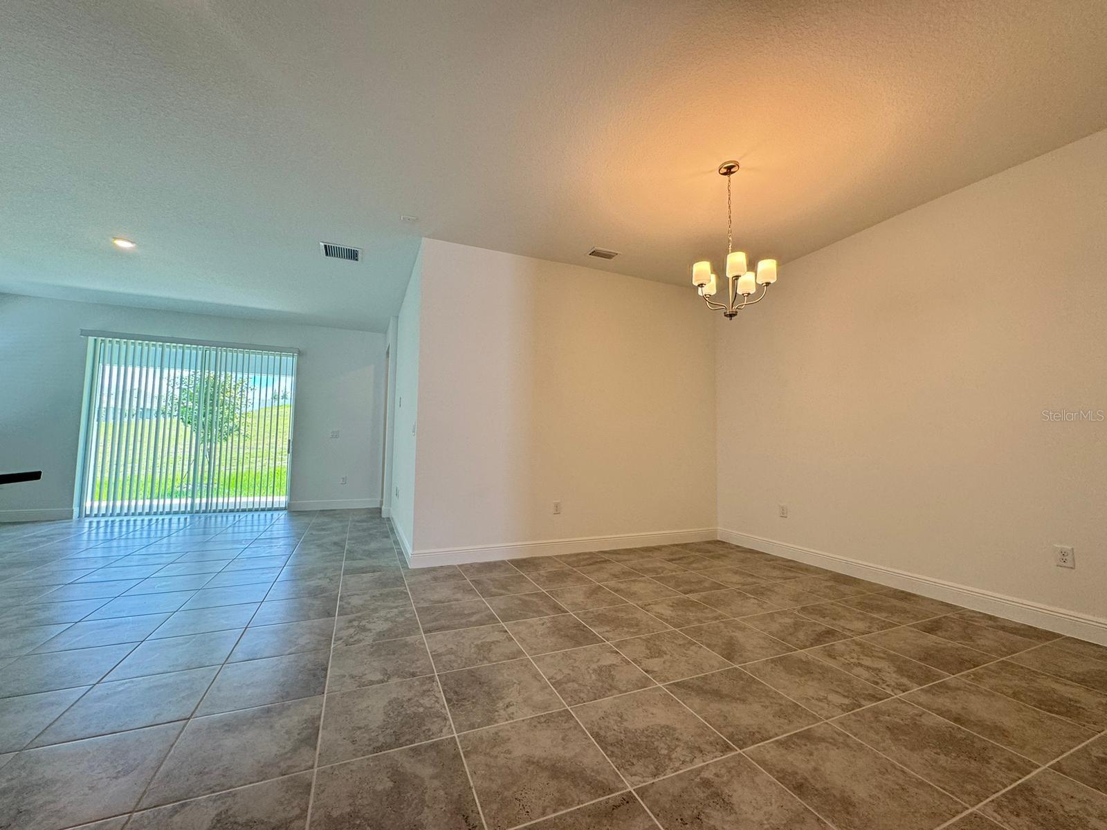 Image 8 of 33 For 2041 Axel Street