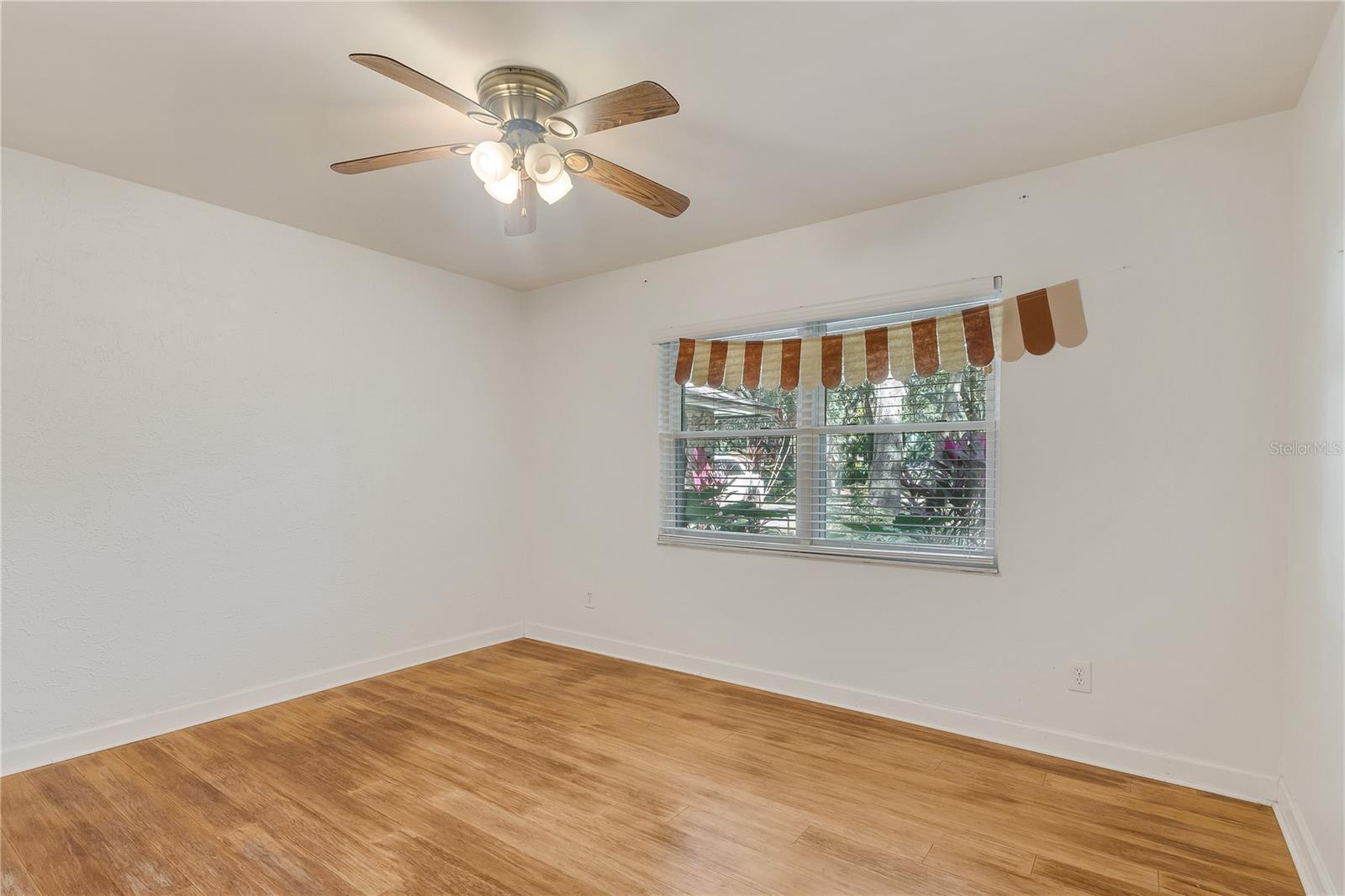 Image 14 of 27 For 5376 Majestic Island Circle