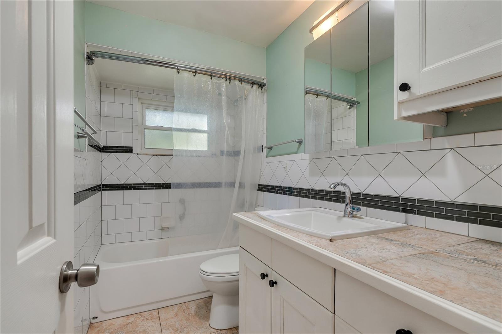 Image 16 of 27 For 5376 Majestic Island Circle