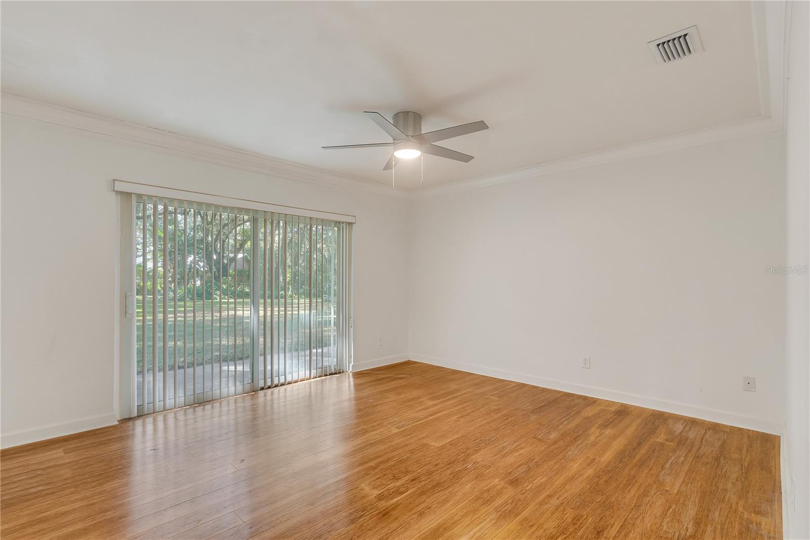 Image 19 of 27 For 5376 Majestic Island Circle