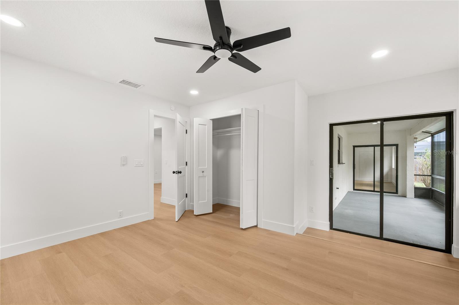 Image 26 of 73 For 705 Boysenberry Court