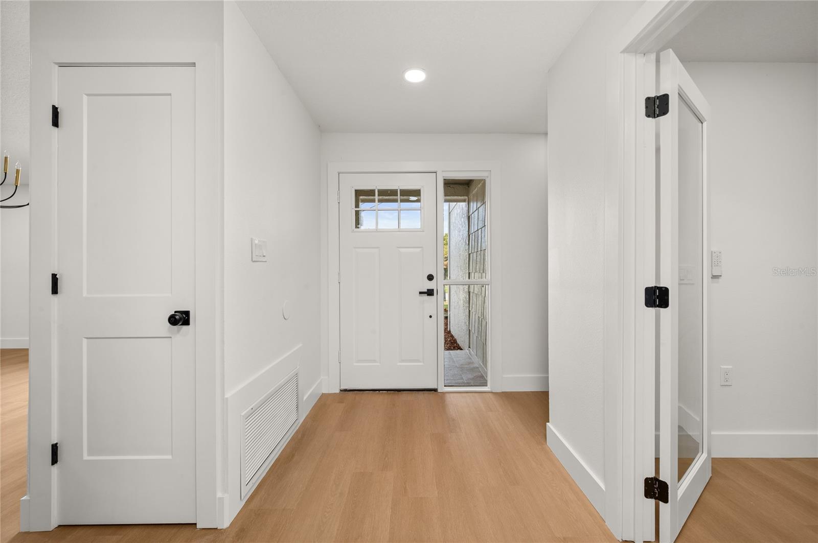 Image 34 of 73 For 705 Boysenberry Court