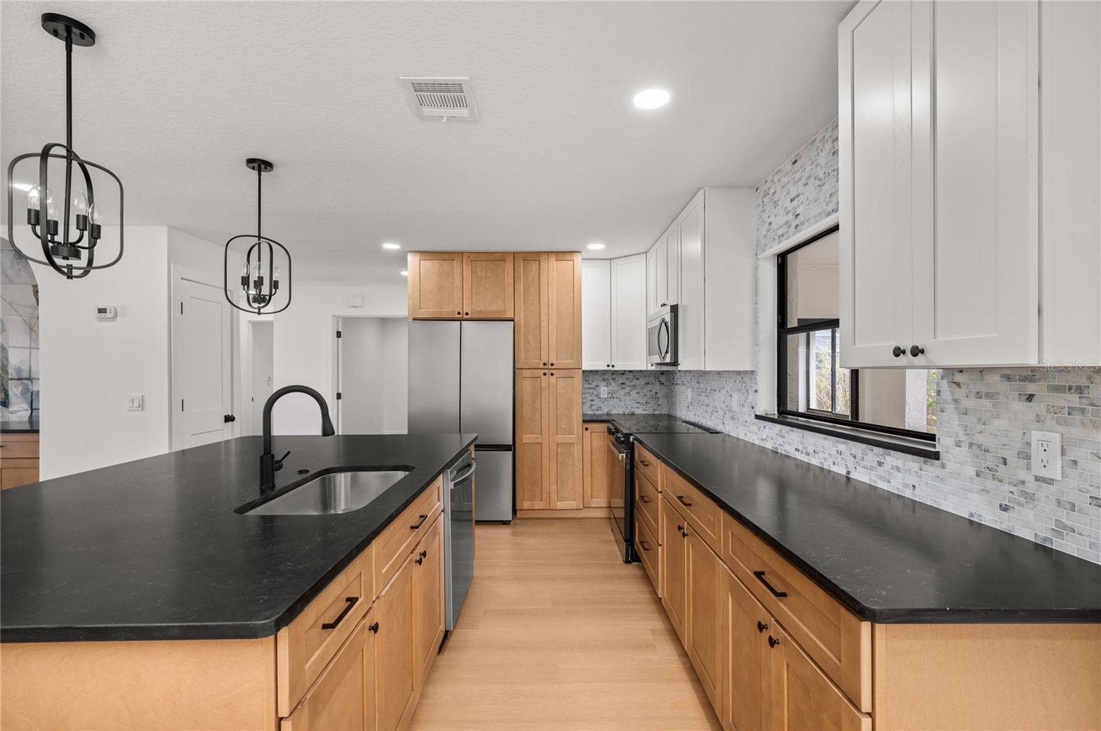 Image 5 of 73 For 705 Boysenberry Court