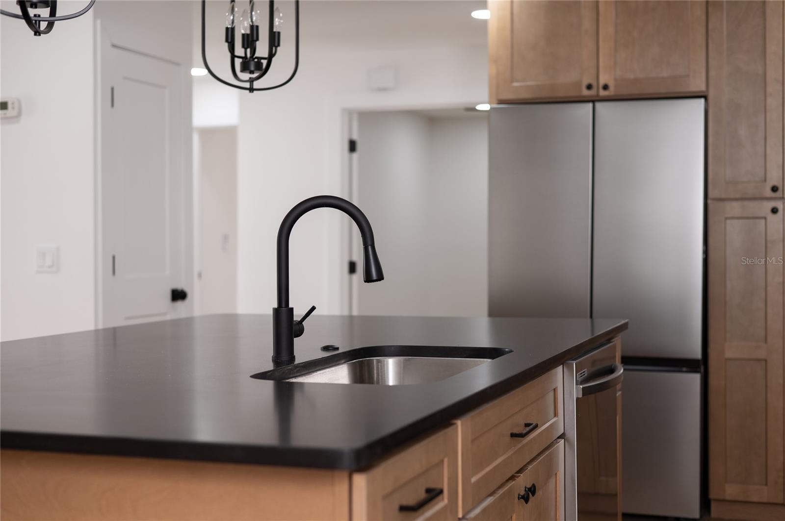 Image 53 of 73 For 705 Boysenberry Court