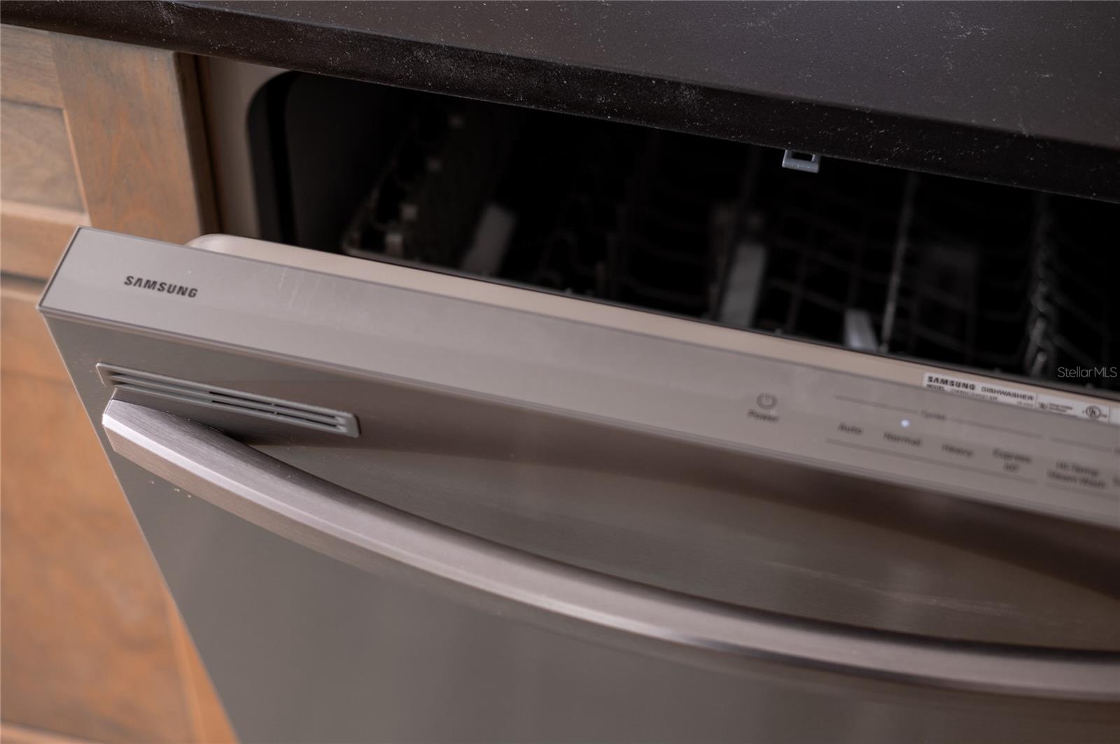 Image 59 of 73 For 705 Boysenberry Court