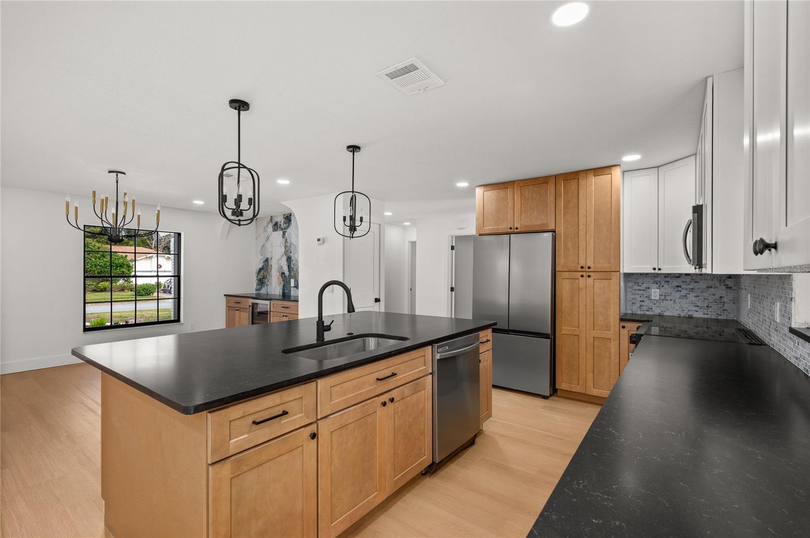 Image 6 of 73 For 705 Boysenberry Court