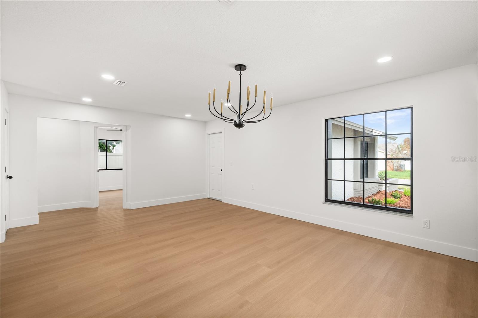 Image 9 of 73 For 705 Boysenberry Court