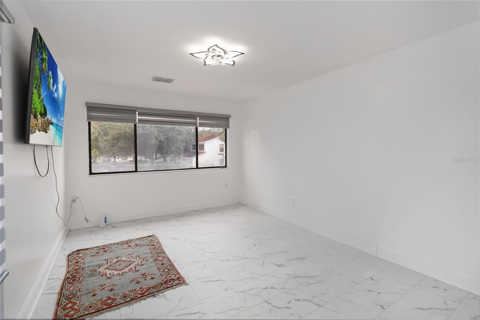 Image 12 of 24 For 5098 Ernst Court 41